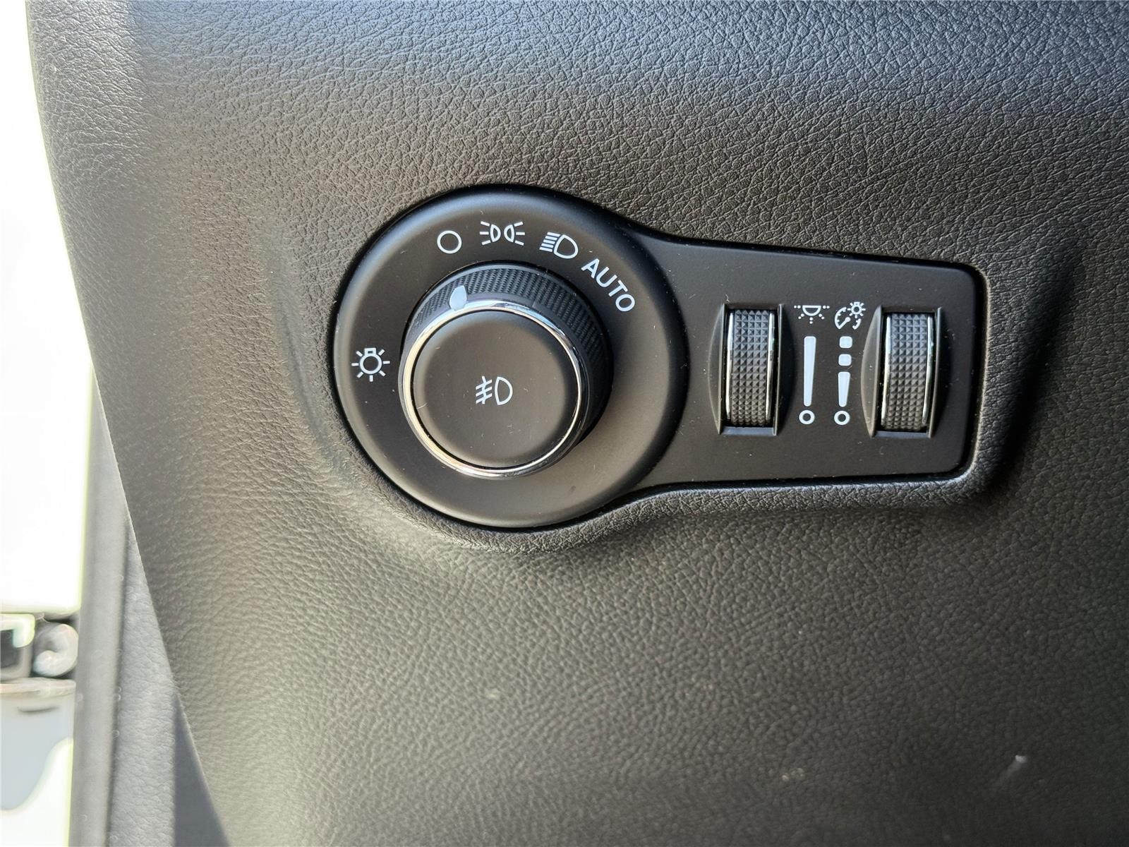 Used 2022 Bright White Clearcoat Jeep High Altitude image 19