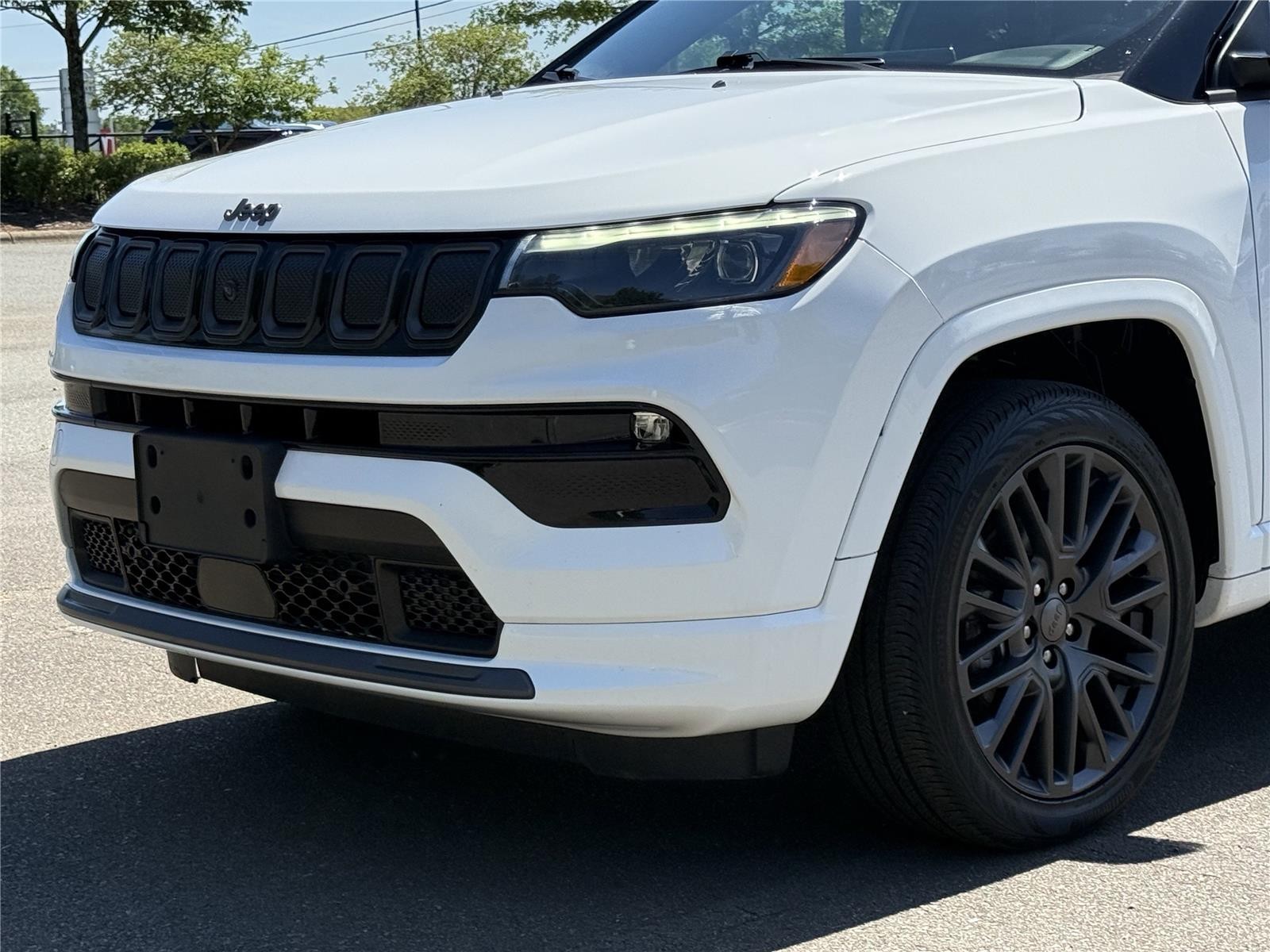 Used 2022 Bright White Clearcoat Jeep High Altitude image 30