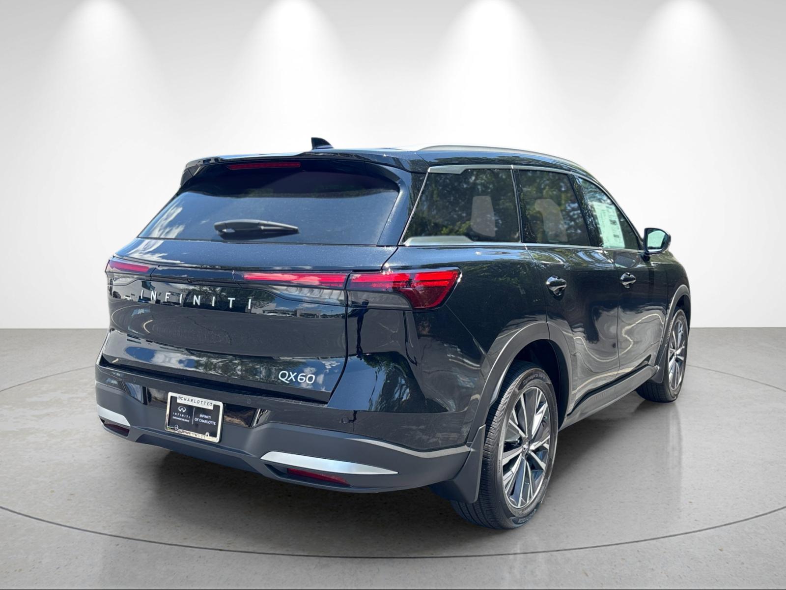 New 2027 MINERAL BLACK INFINITI Luxe FWD image 5