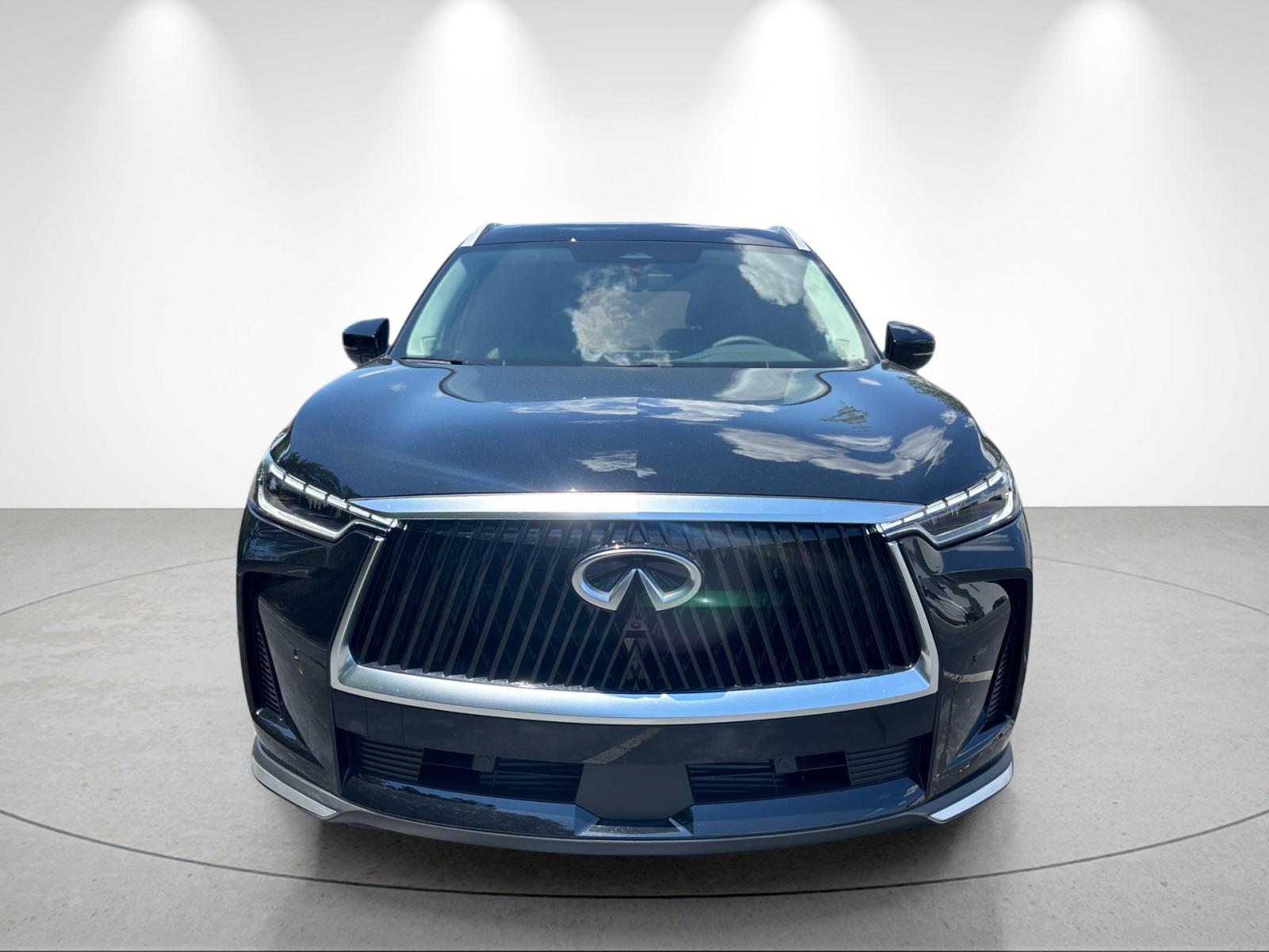 New 2027 MINERAL BLACK INFINITI Luxe FWD image 8
