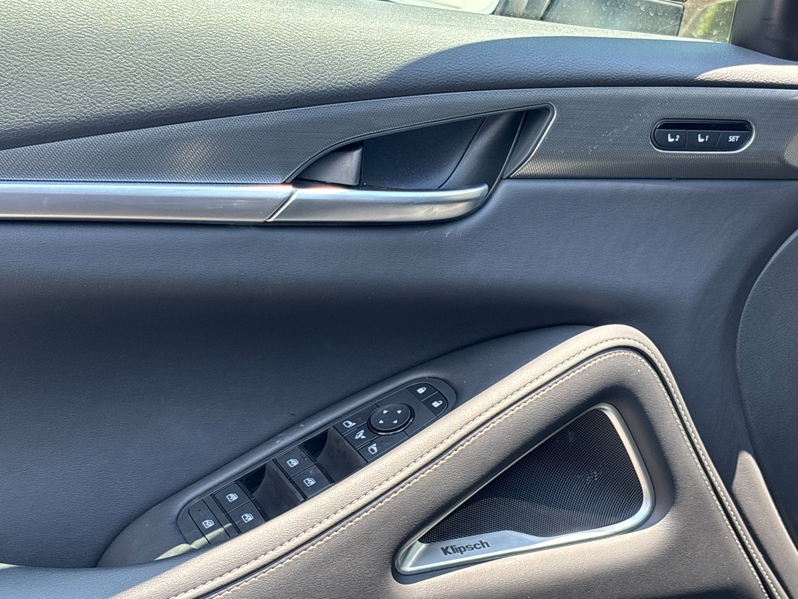 New 2027 MINERAL BLACK INFINITI Luxe FWD image 14