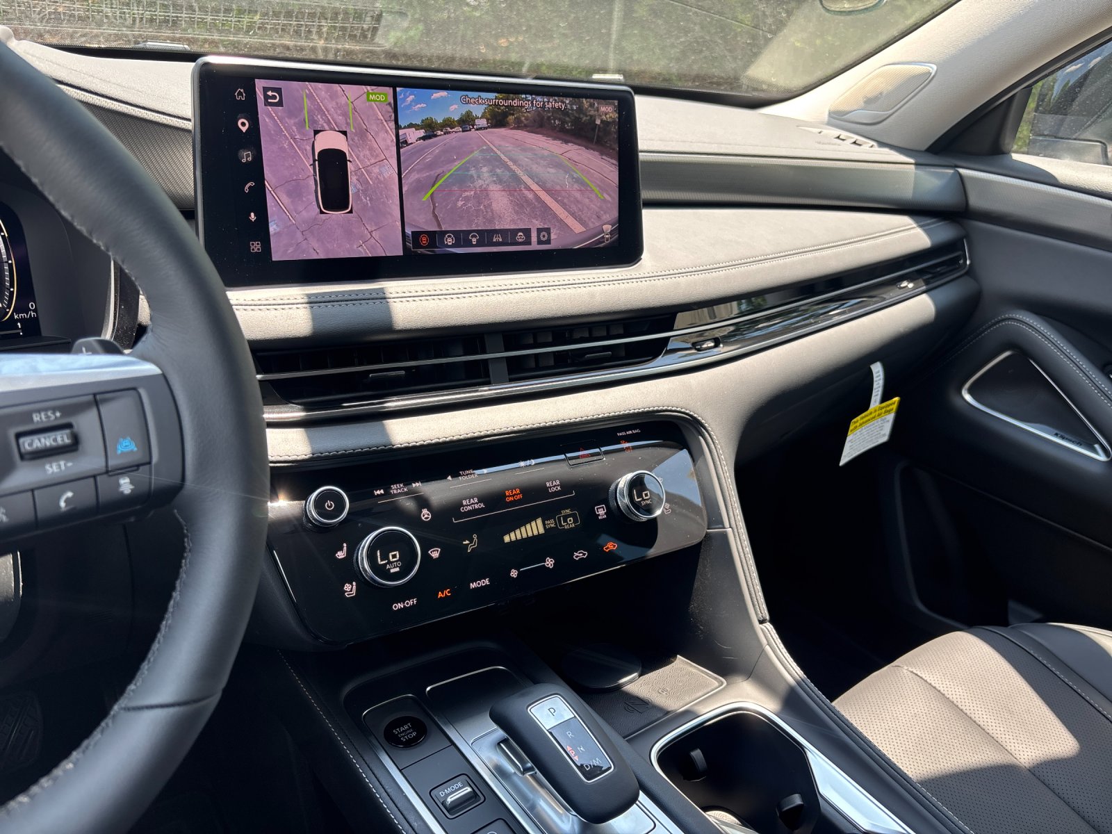 New 2027 MINERAL BLACK INFINITI Luxe FWD image 29