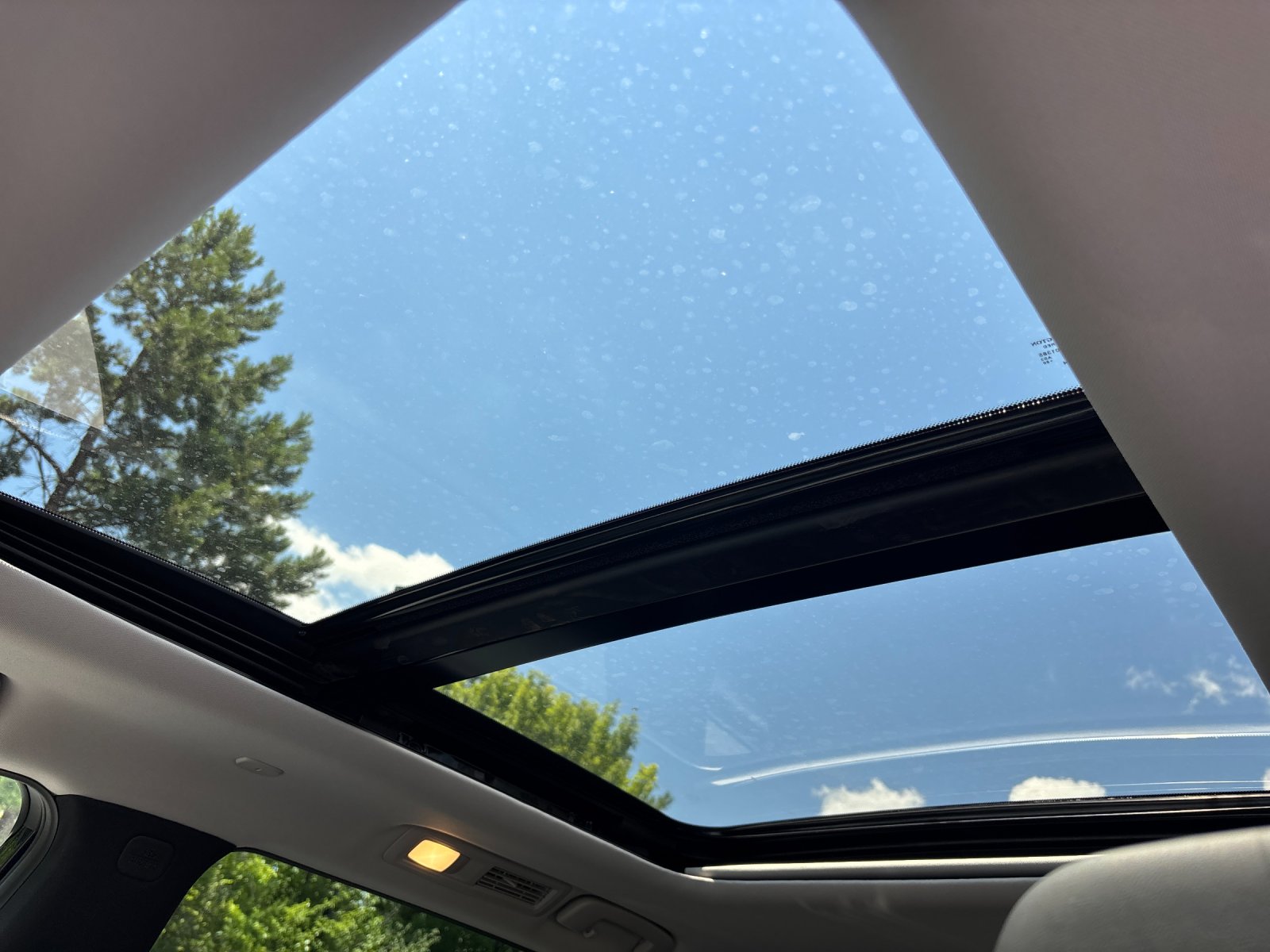 New 2027 MINERAL BLACK INFINITI Luxe FWD image 31