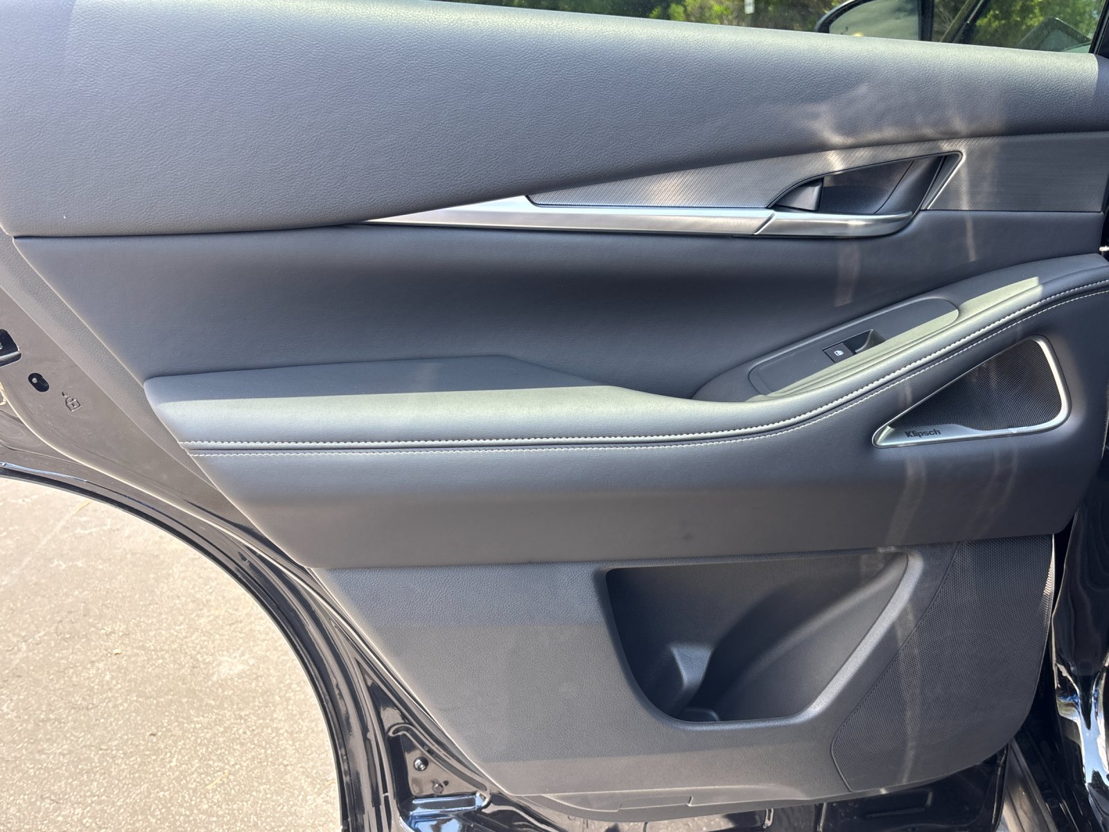New 2027 MINERAL BLACK INFINITI Luxe FWD image 32