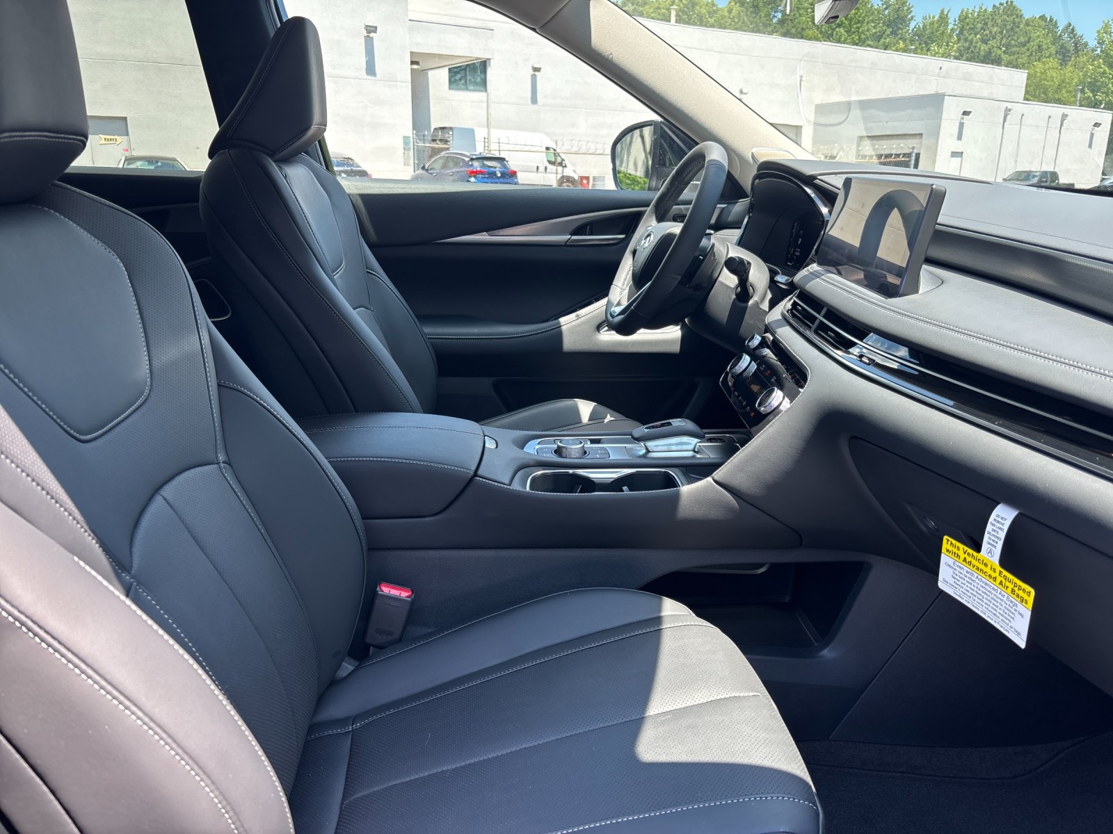 New 2027 MINERAL BLACK INFINITI Luxe FWD image 41