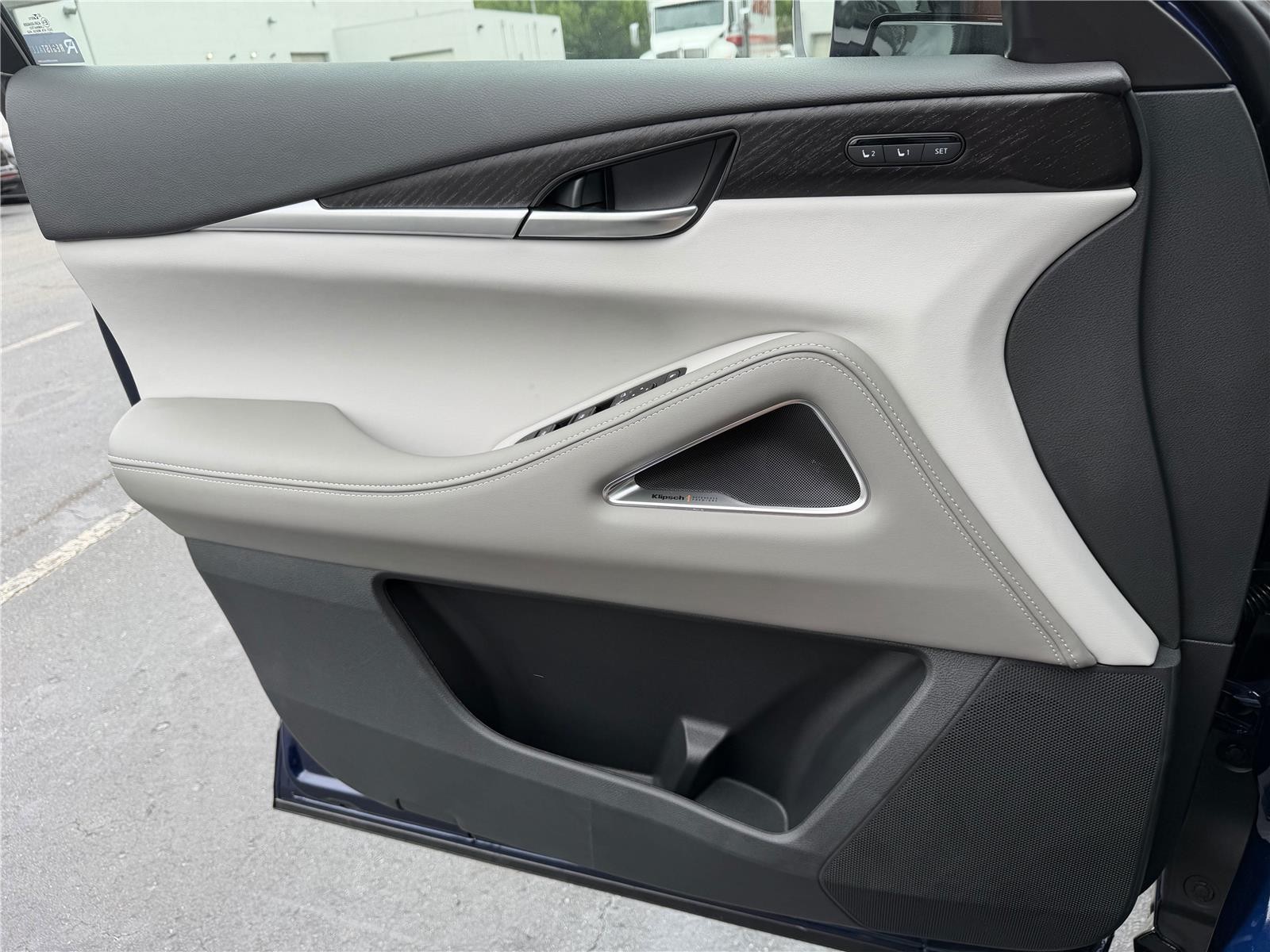New 2027 GRAND BLUE INFINITI Autograph AWD image 19
