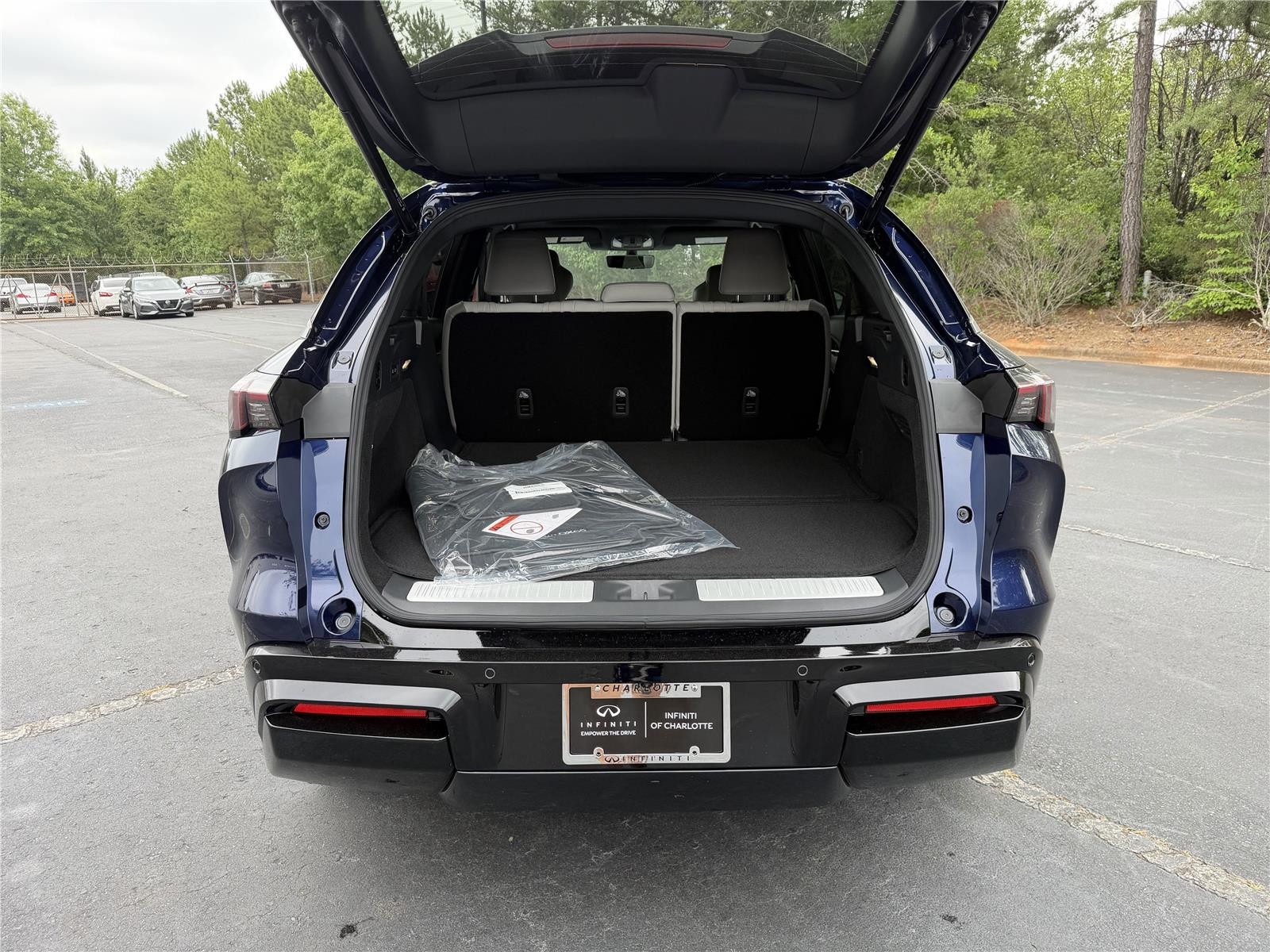 New 2027 GRAND BLUE INFINITI Autograph AWD image 30