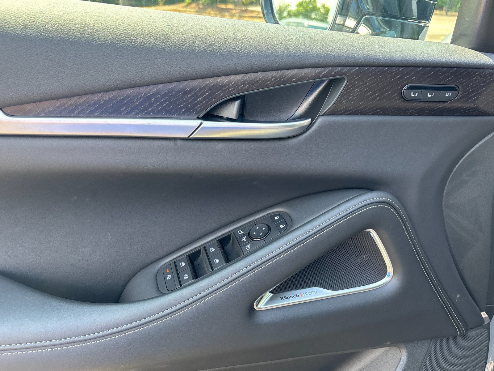 New 2027 2T HRBR GRAY INFINITI Autograph AWD image 14