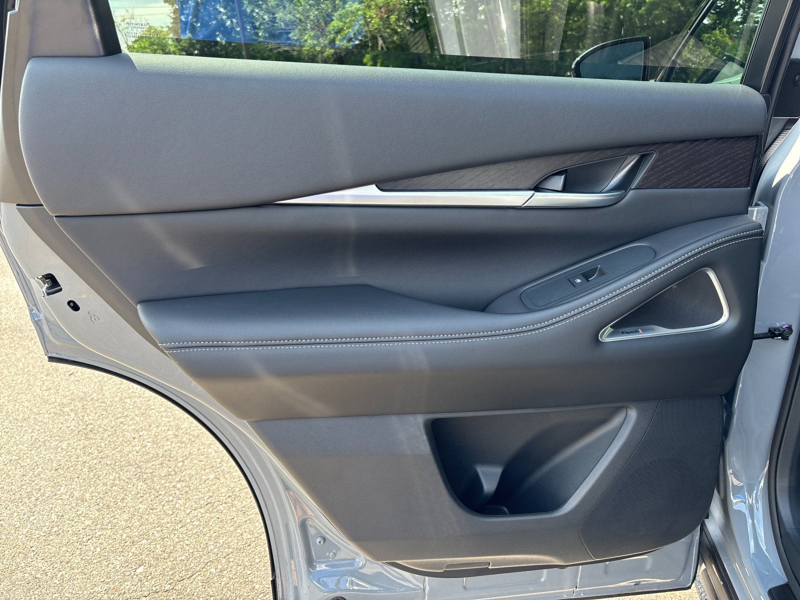 New 2027 2T HRBR GRAY INFINITI Autograph AWD image 31