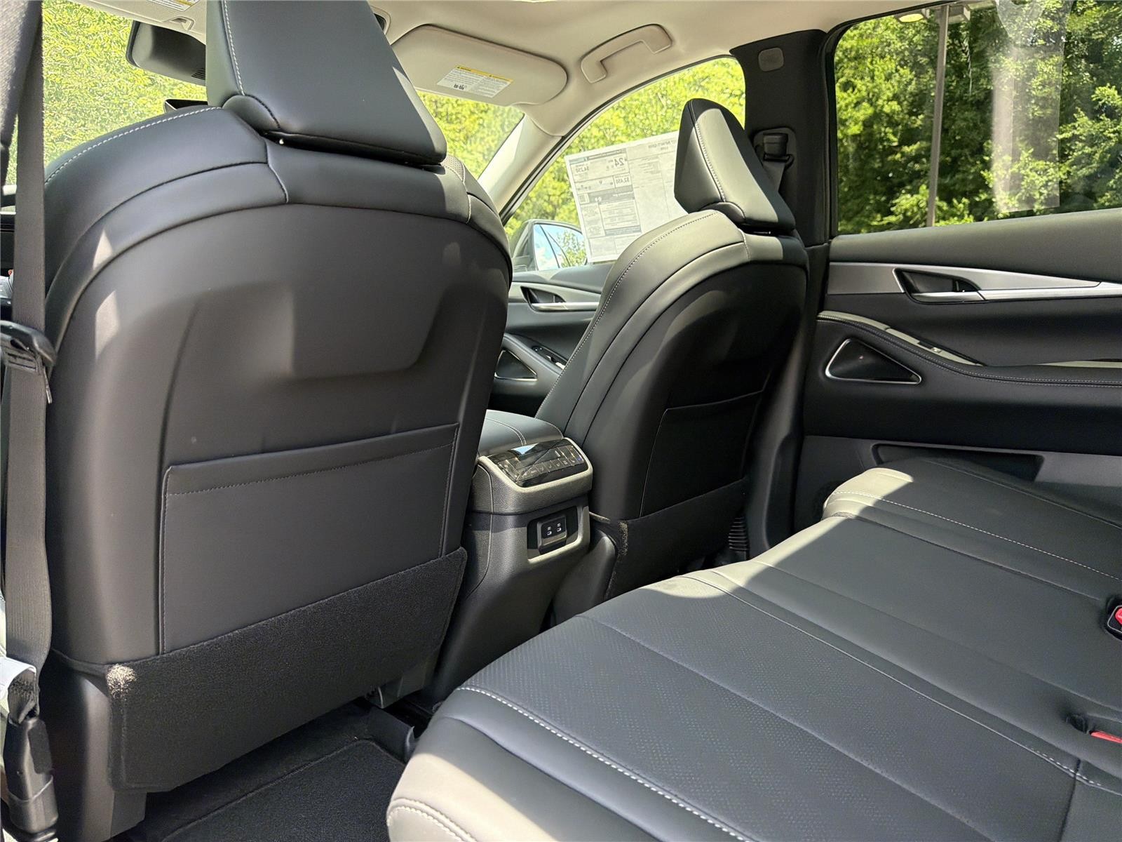 New 2027 DEEP EMERALD INFINITI Luxe FWD image 26