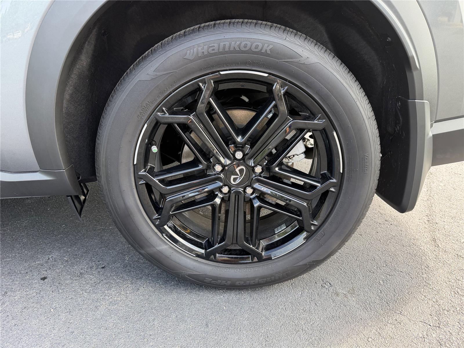 New 2026 2T GRPT SHDW INFINITI Sport AWD image 31