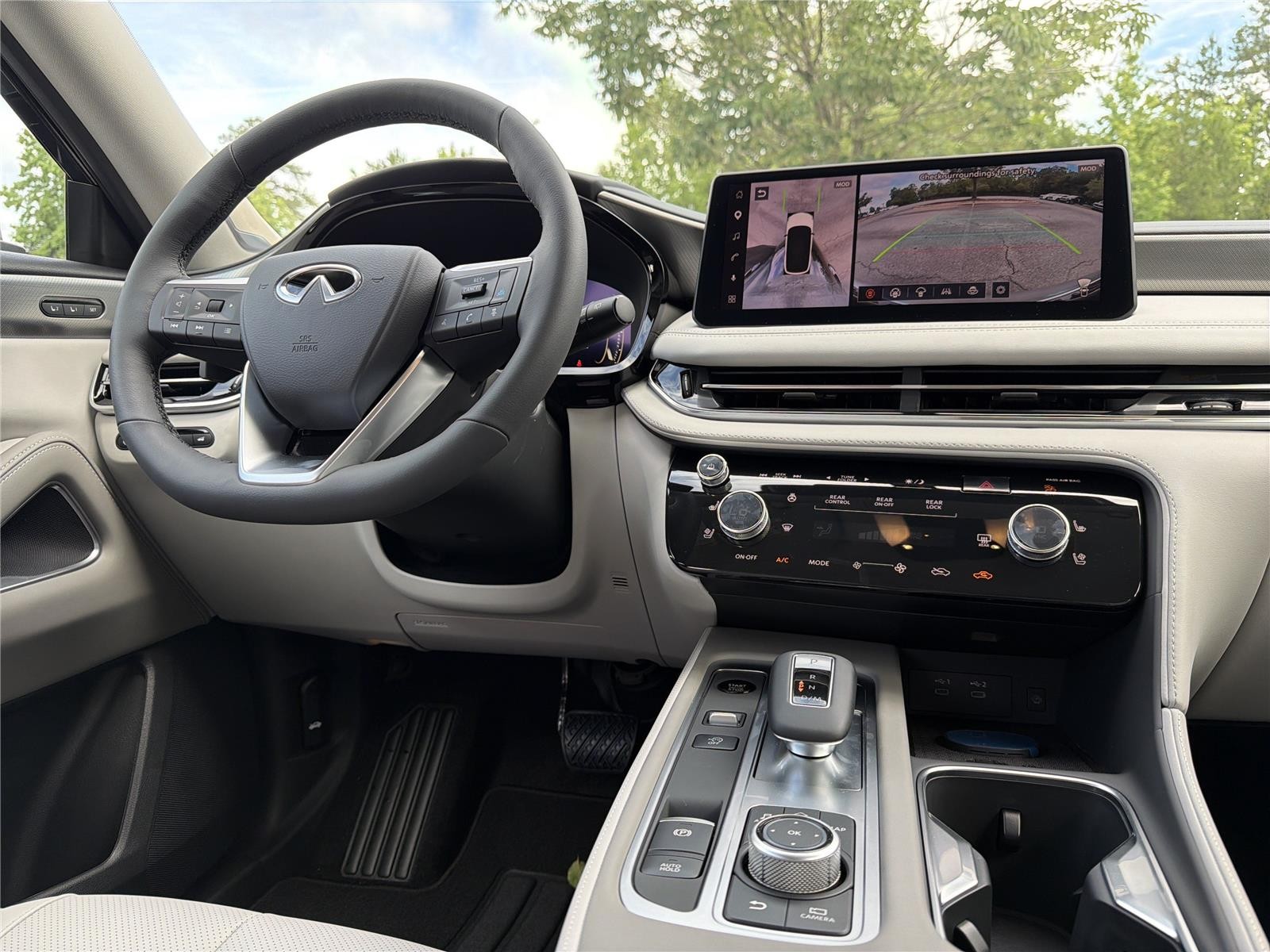 New 2027 MINERAL BLACK INFINITI Luxe FWD image 7