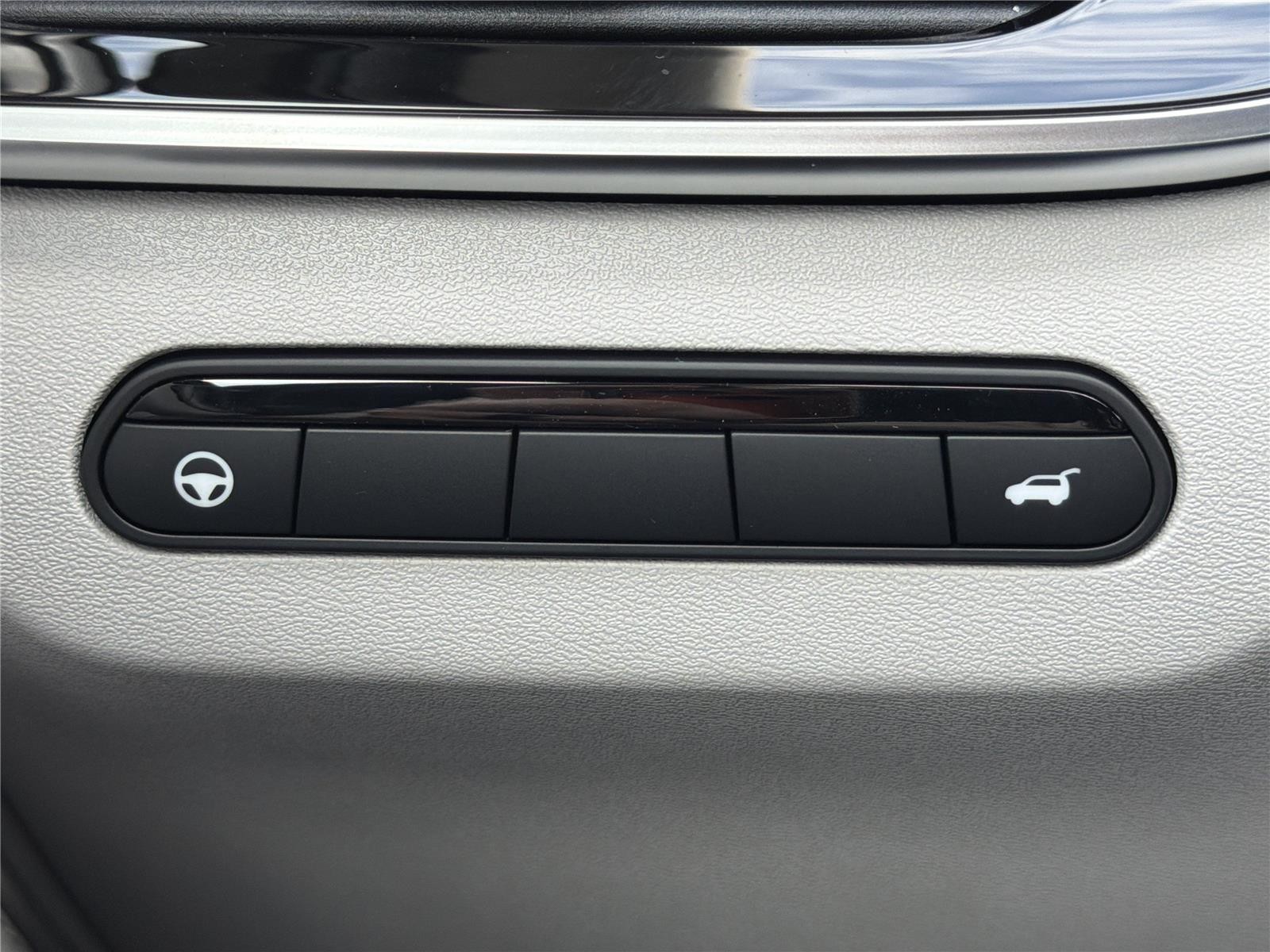 New 2027 MINERAL BLACK INFINITI Luxe FWD image 19