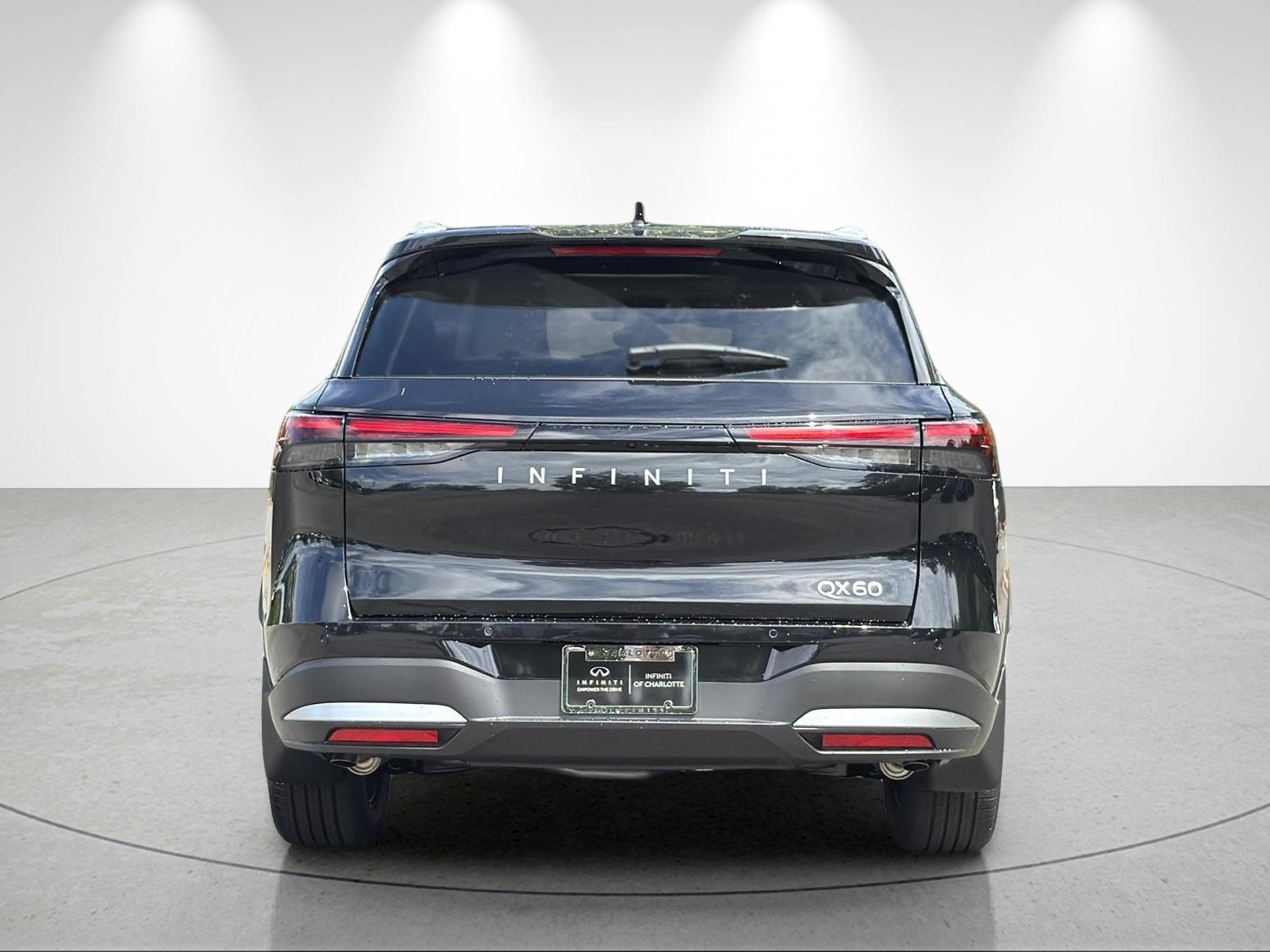 New 2027 MINERAL BLACK INFINITI Luxe FWD image 4