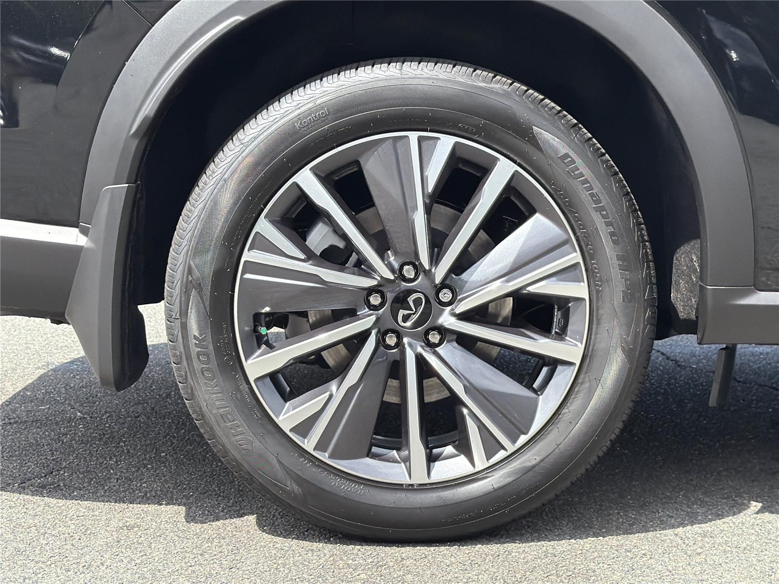 New 2027 MINERAL BLACK INFINITI Luxe FWD image 29