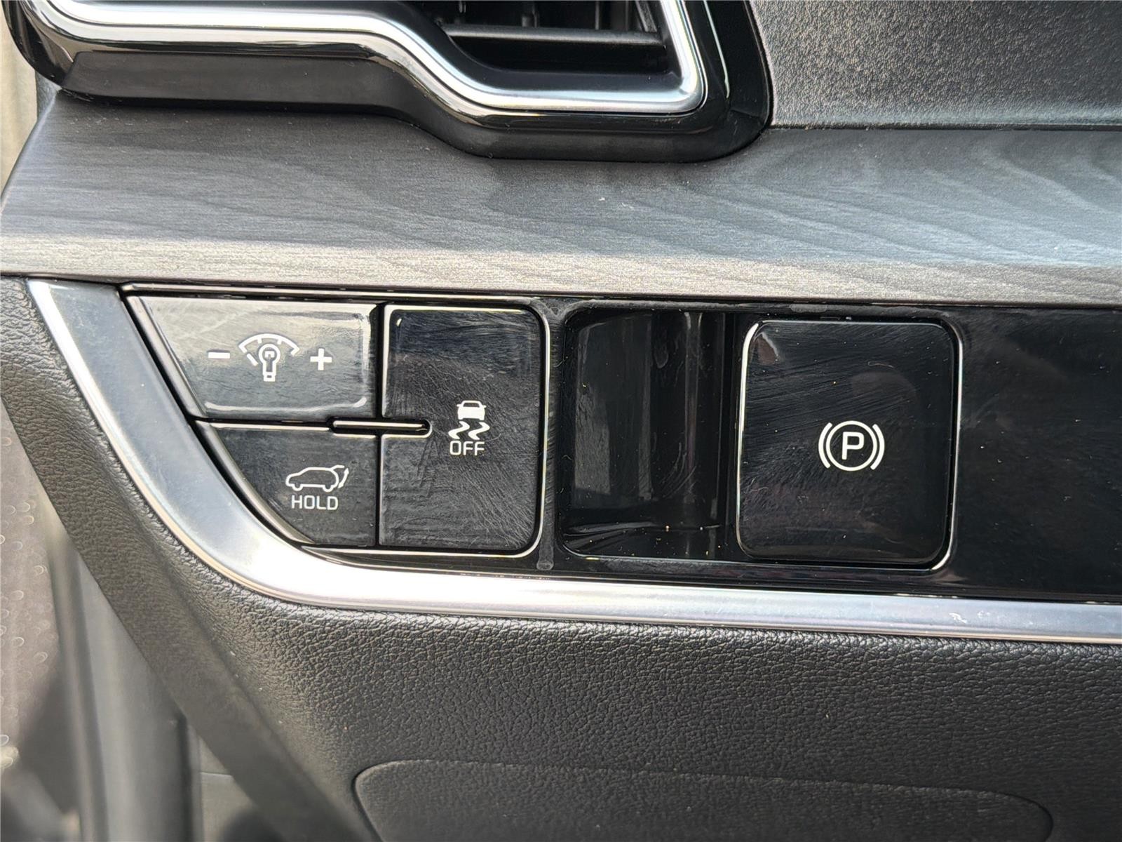 Used 2023 Gravity Gray Kia X-Line image 25