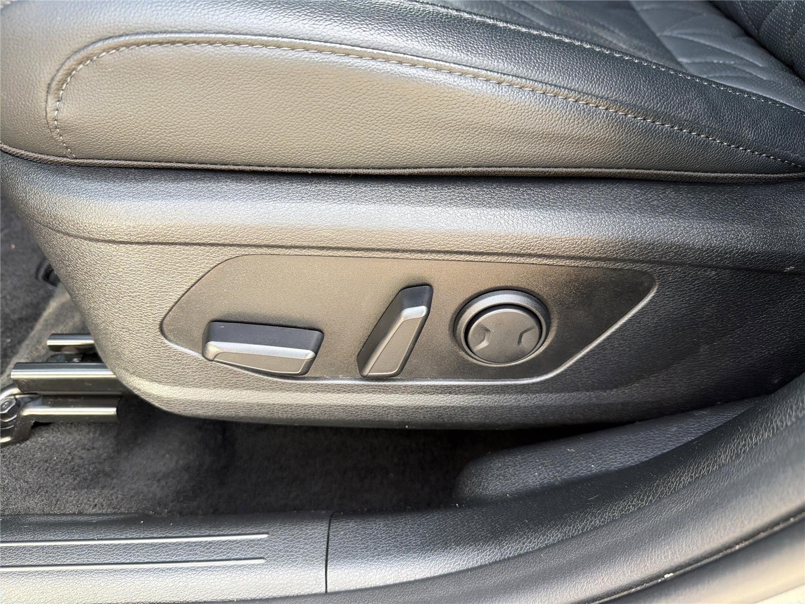 Used 2023 Gravity Gray Kia X-Line image 30