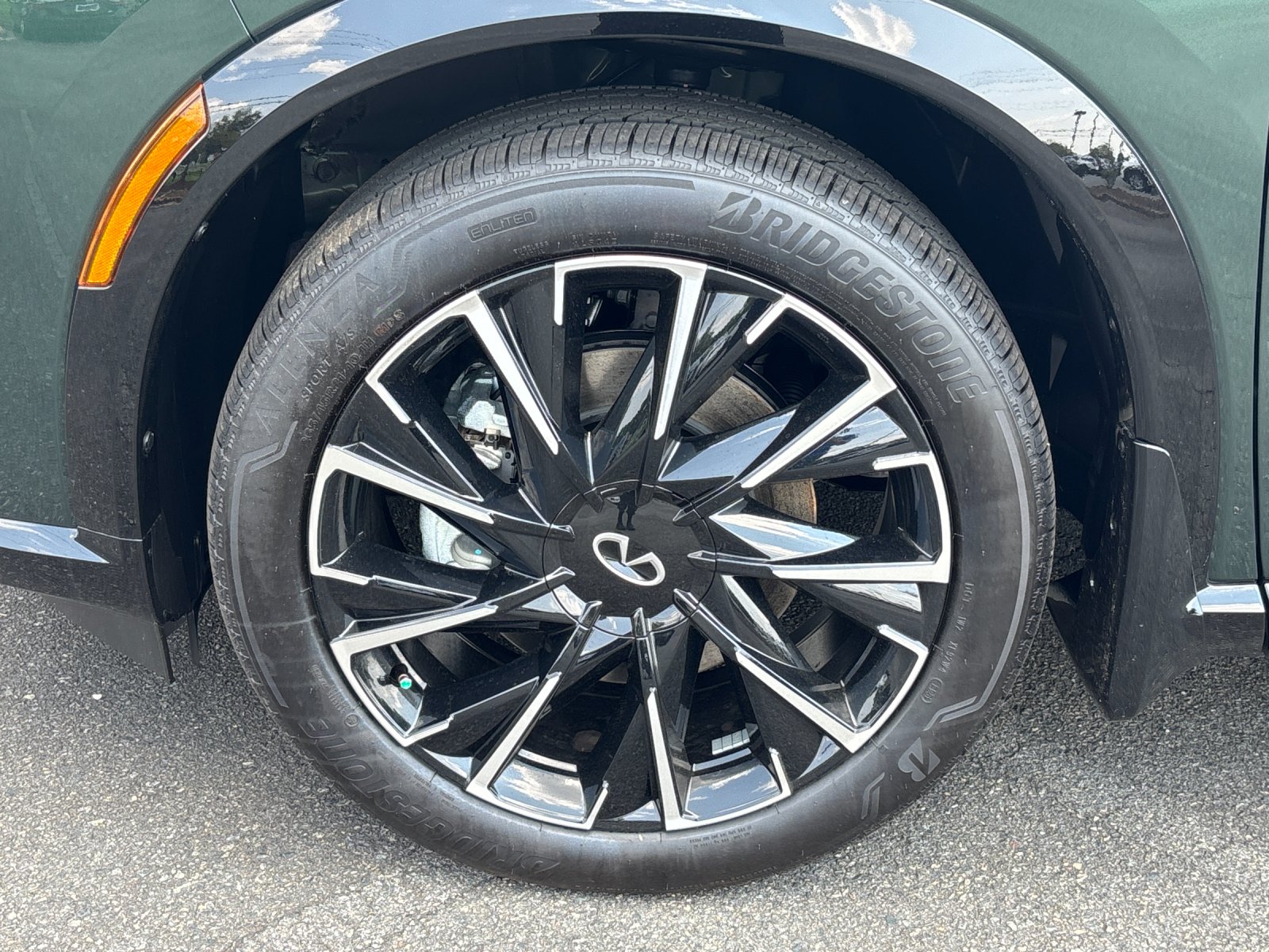 New 2027 DEEP EMERALD INFINITI Autograph AWD image 10
