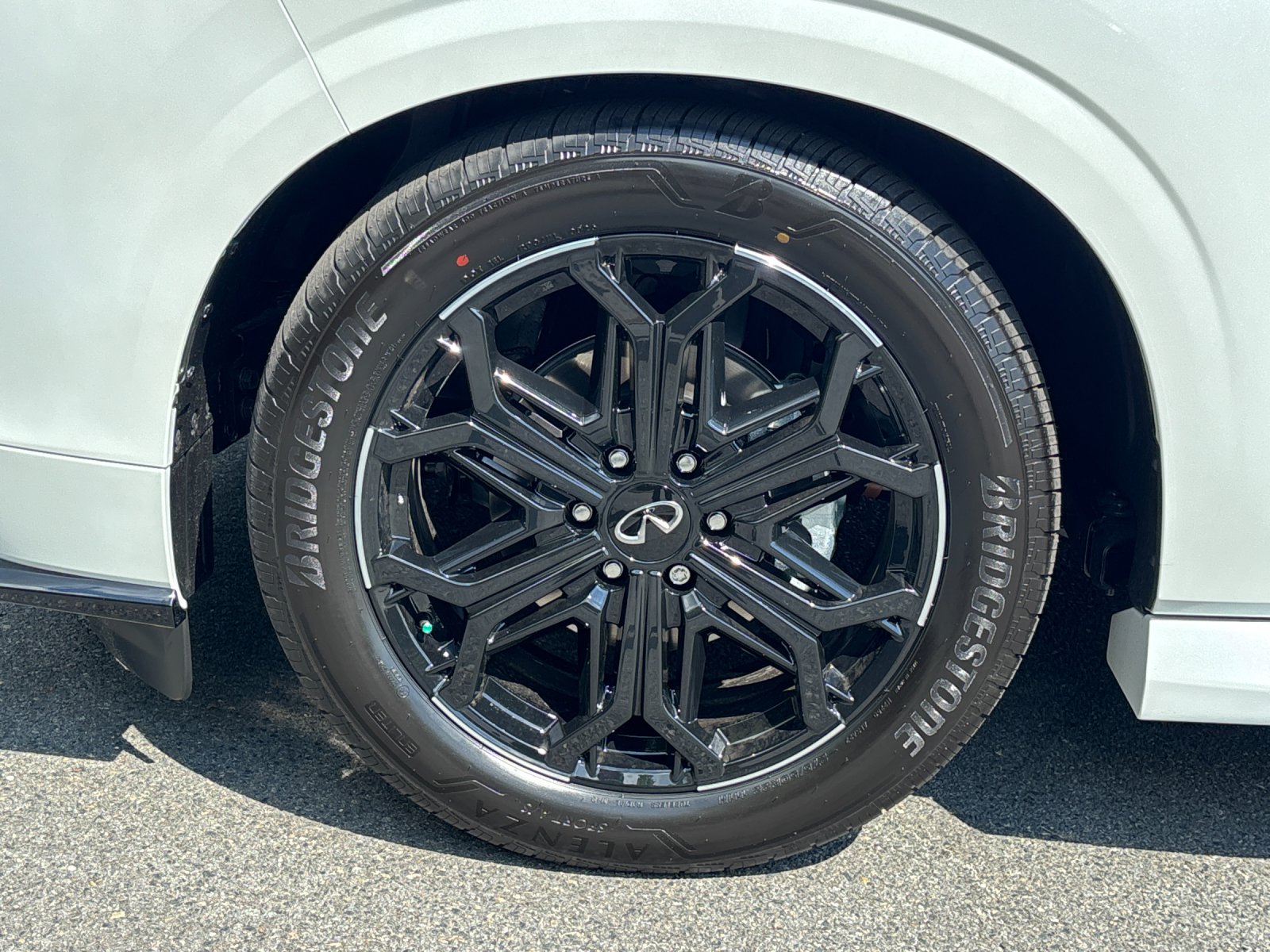 New 2027 RADIANT WHITE INFINITI Sport 4WD image 10