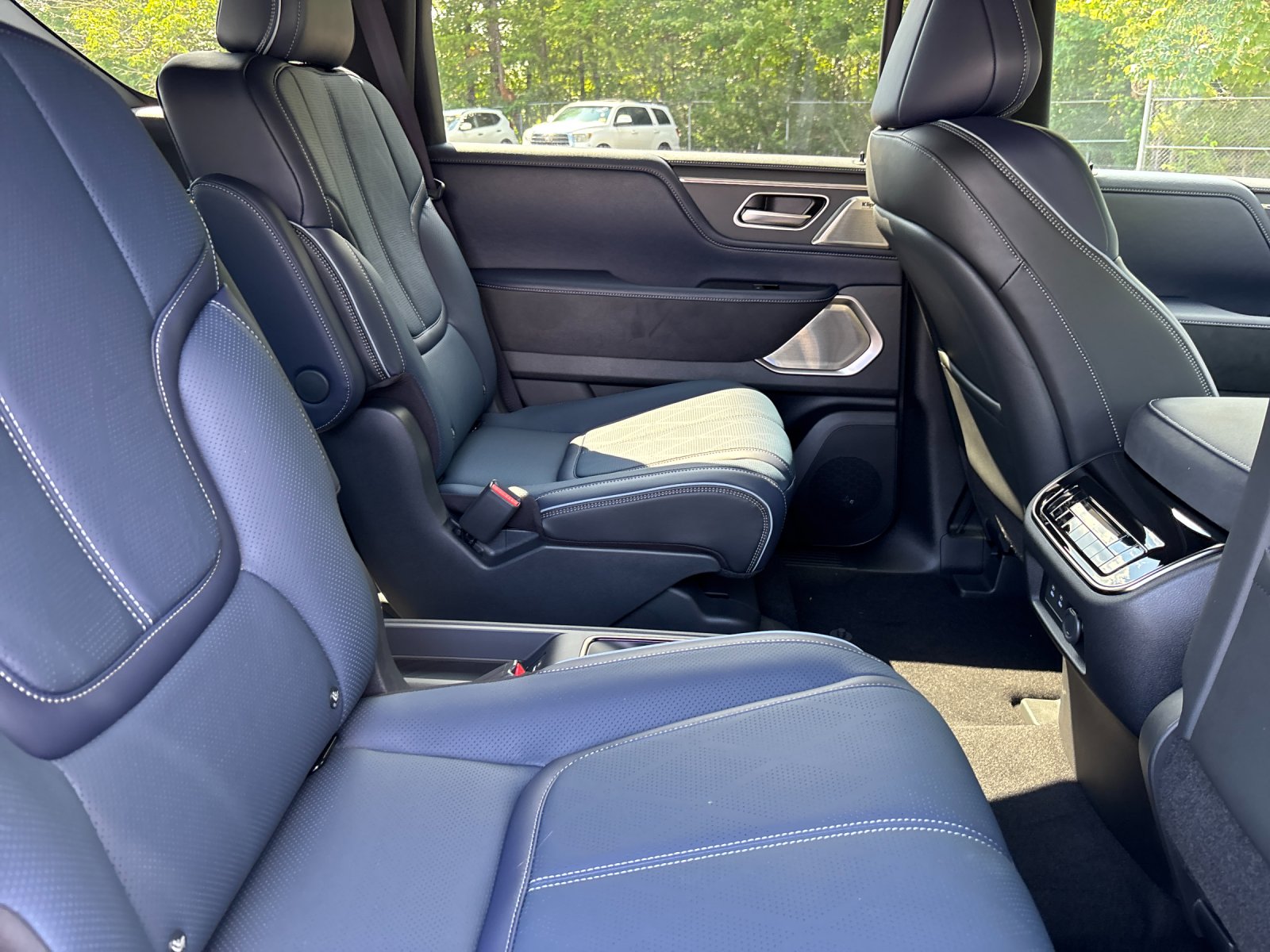 New 2027 RADIANT WHITE INFINITI Sport 4WD image 37