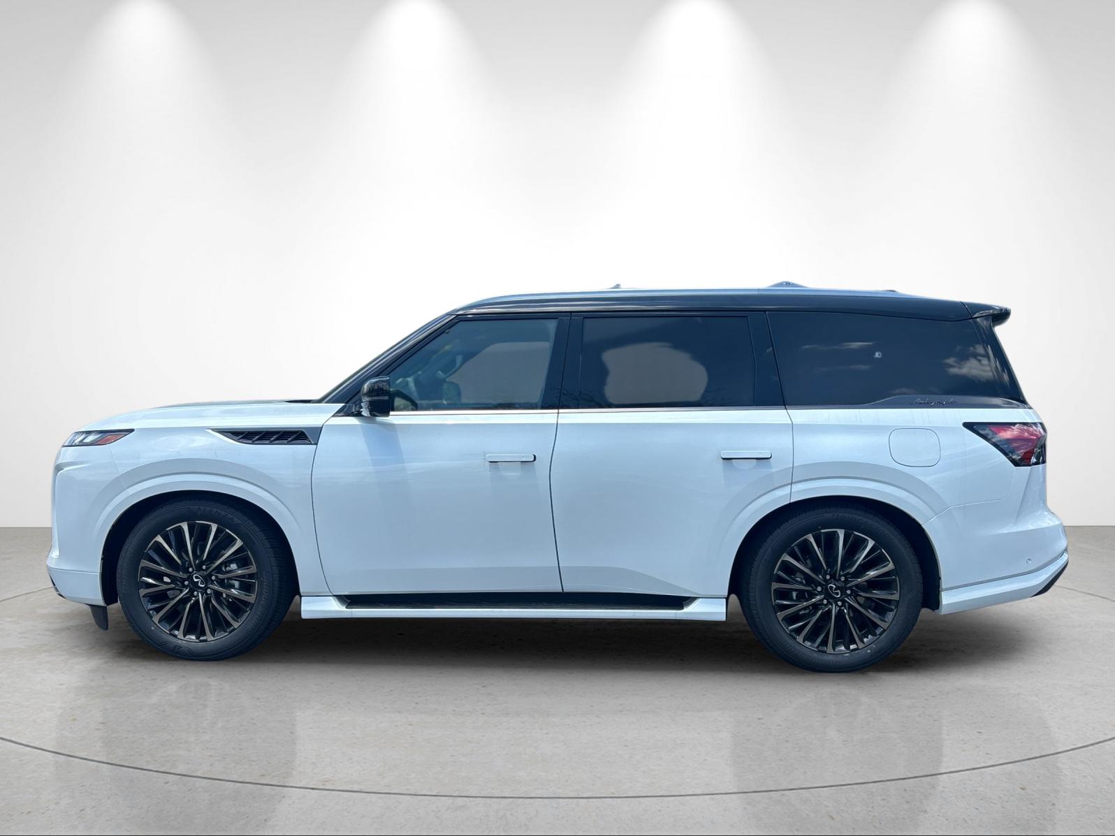 New 2027 2T RADIANT WHIT INFINITI Autograph 4WD image 2