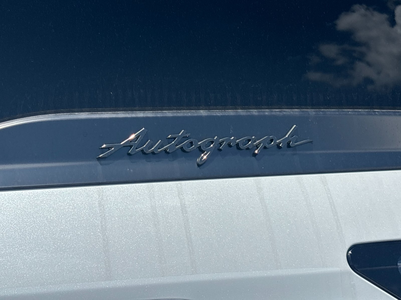 New 2027 2T RADIANT WHIT INFINITI Autograph 4WD image 11