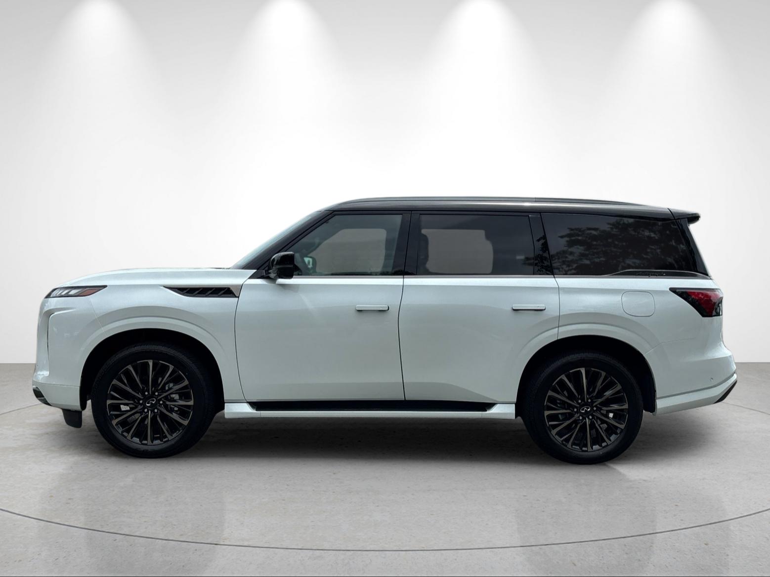 New 2027 2T RADIANT WHIT INFINITI Autograph 4WD image 2