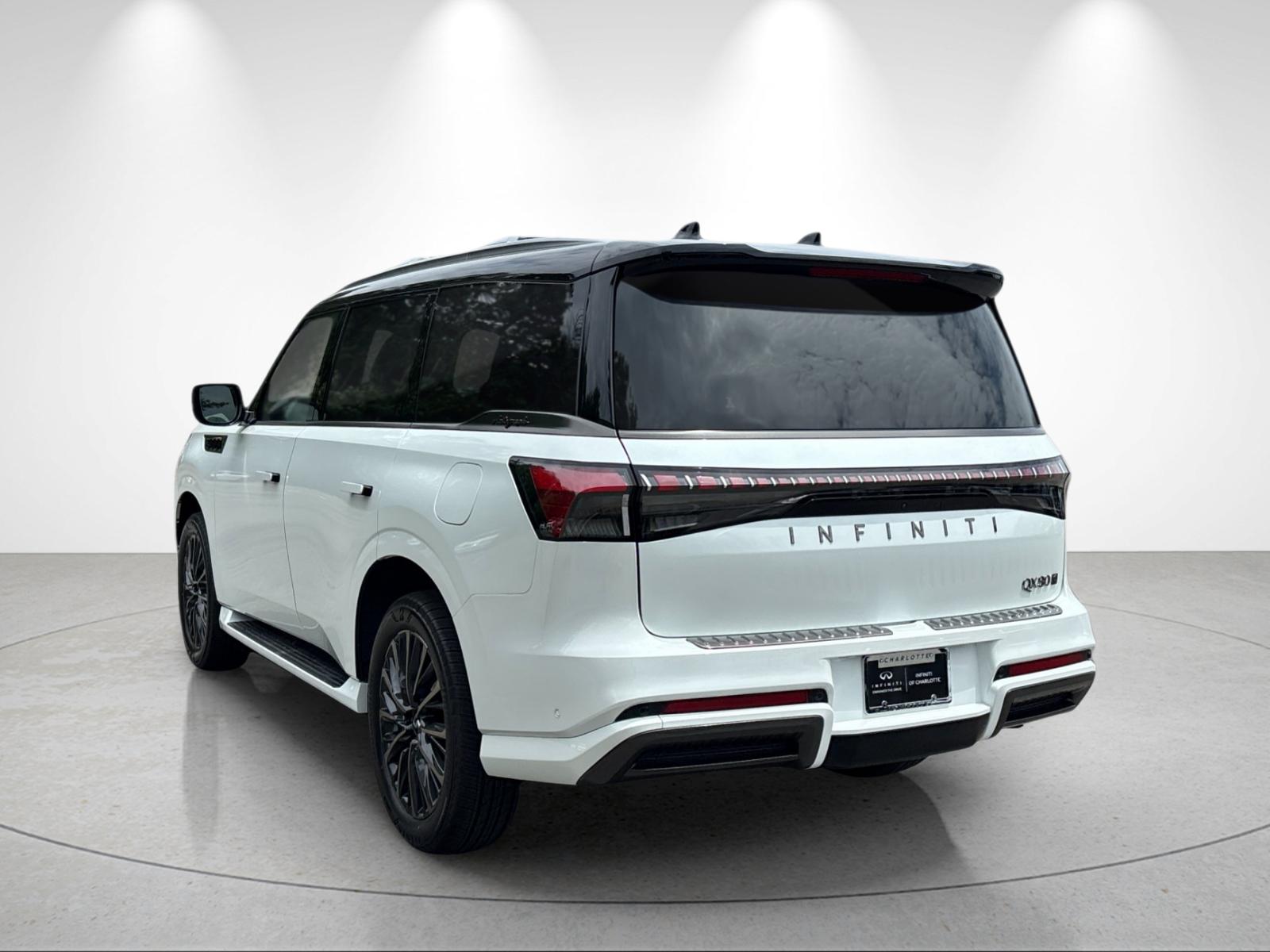New 2027 2T RADIANT WHIT INFINITI Autograph 4WD image 3