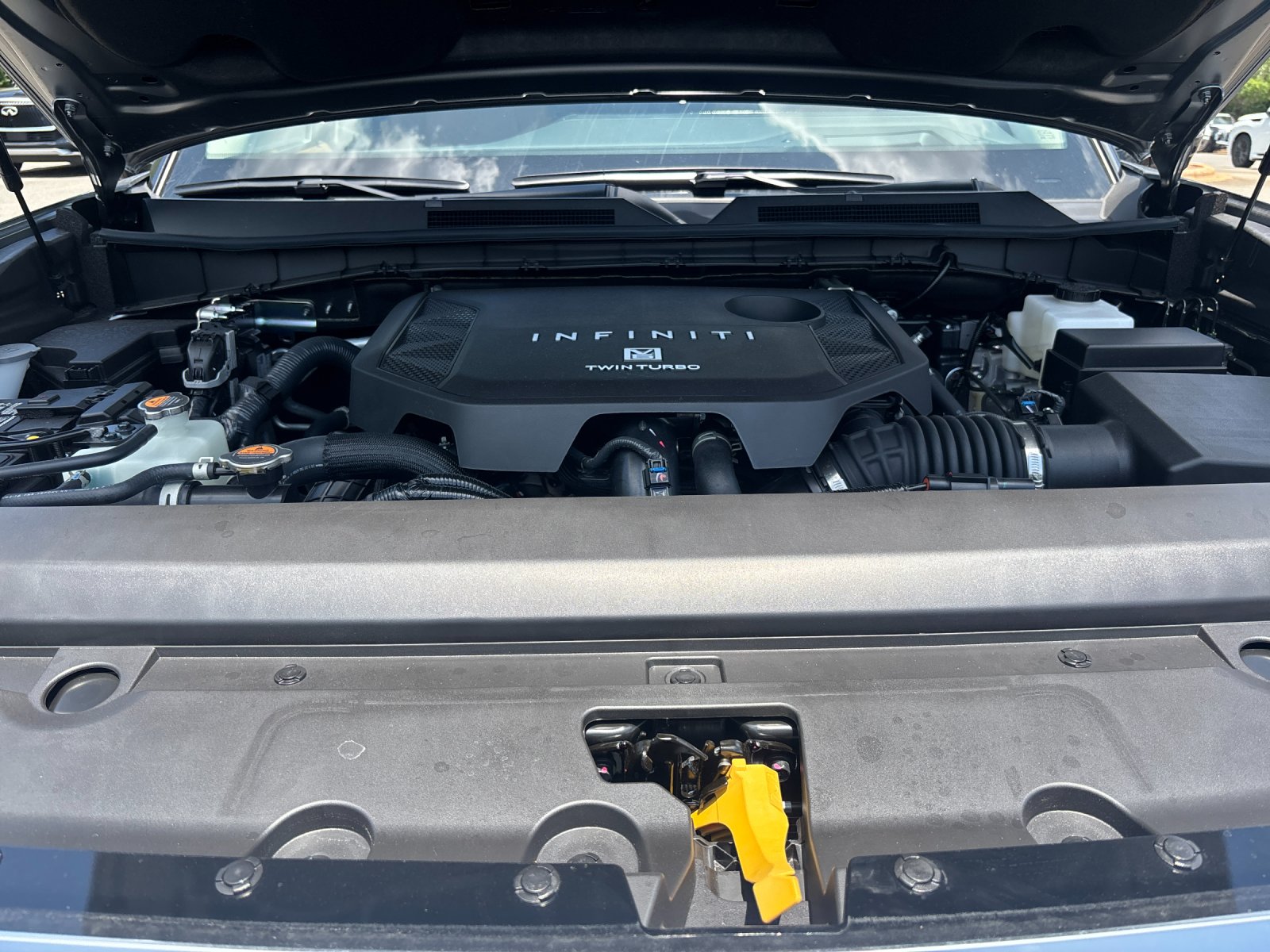 New 2027 DYNAMIC METAL INFINITI Luxe 4WD image 9