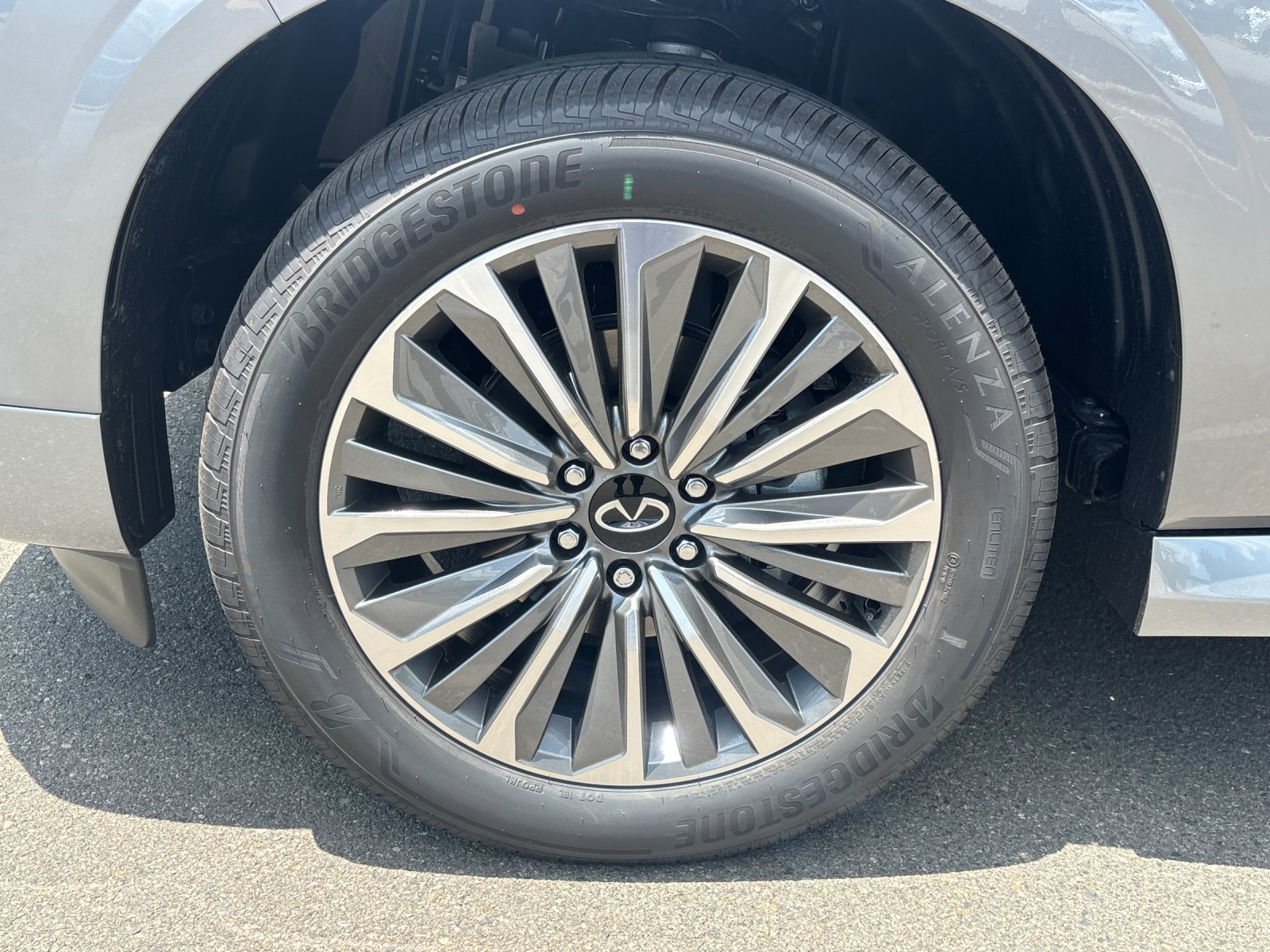 New 2027 DYNAMIC METAL INFINITI Luxe 4WD image 10