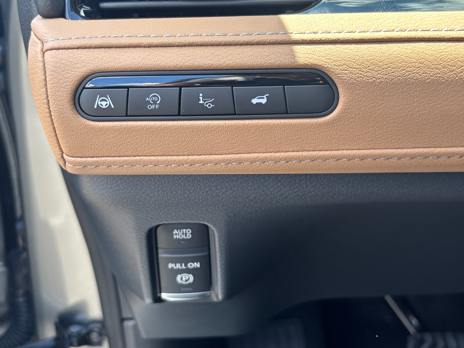 New 2027 DYNAMIC METAL INFINITI Luxe 4WD image 17