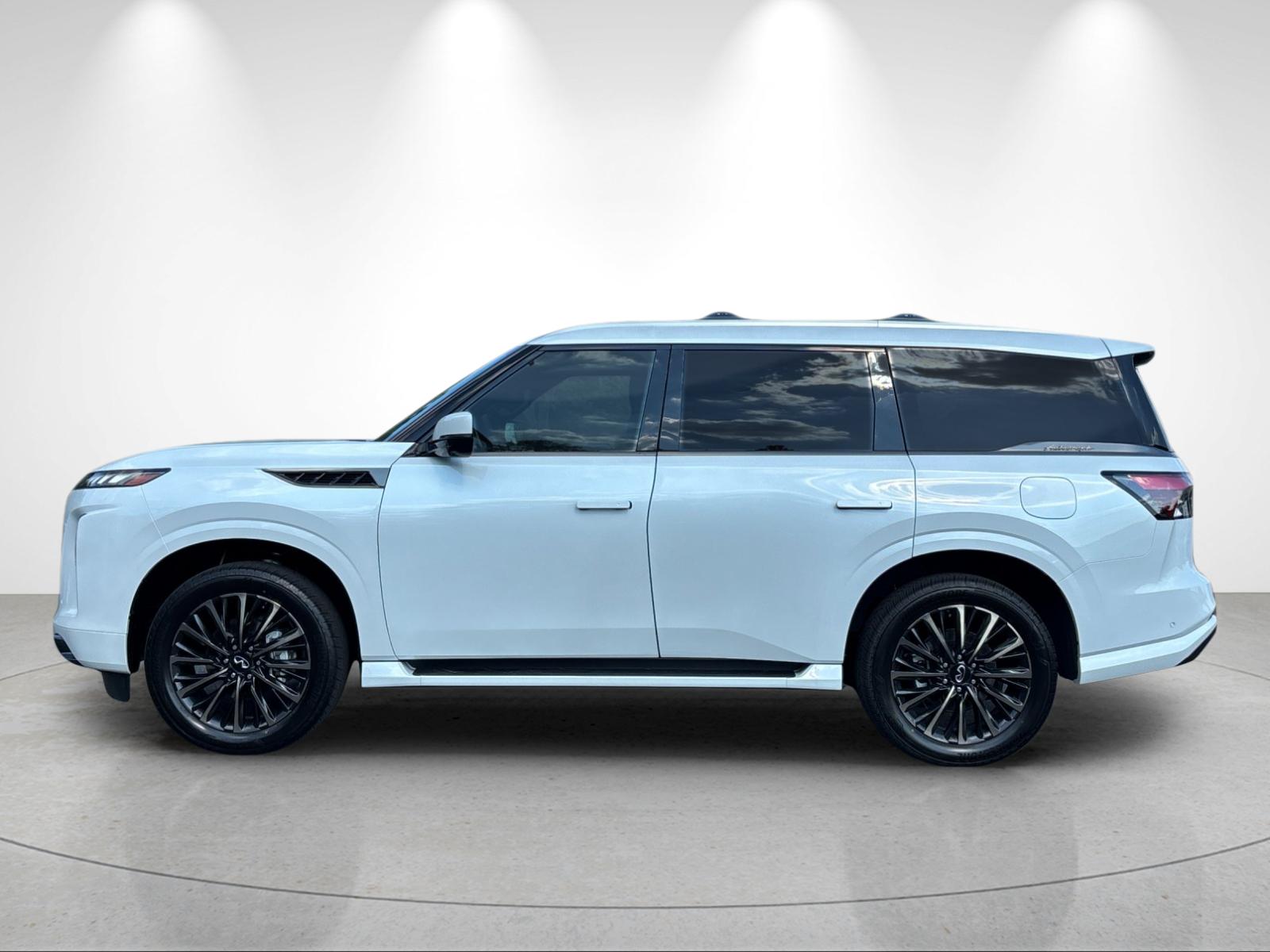 New 2027 RADIANT WHITE INFINITI Autograph 4WD image 2