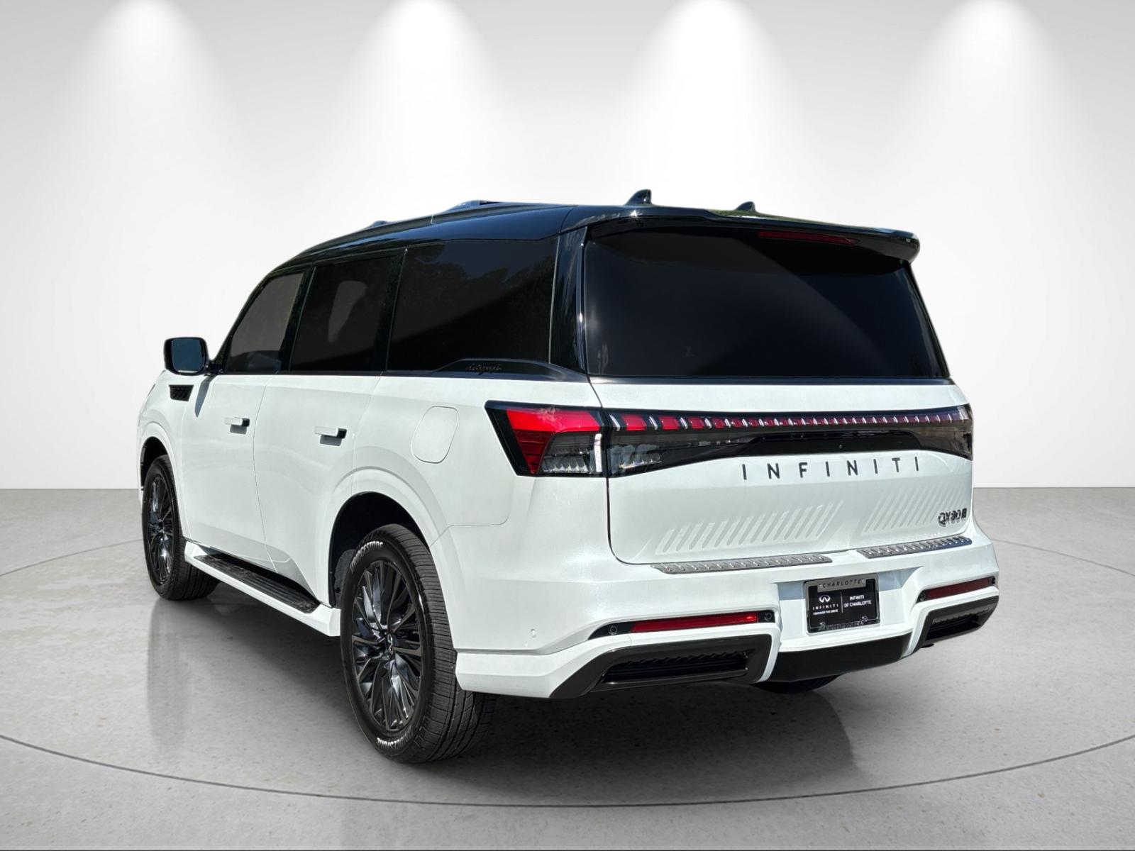 New 2027 2T RADIANT WHIT INFINITI Autograph 4WD image 3