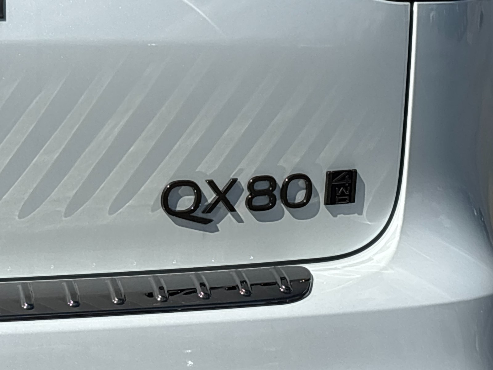 New 2027 2T RADIANT WHIT INFINITI Autograph 4WD image 11