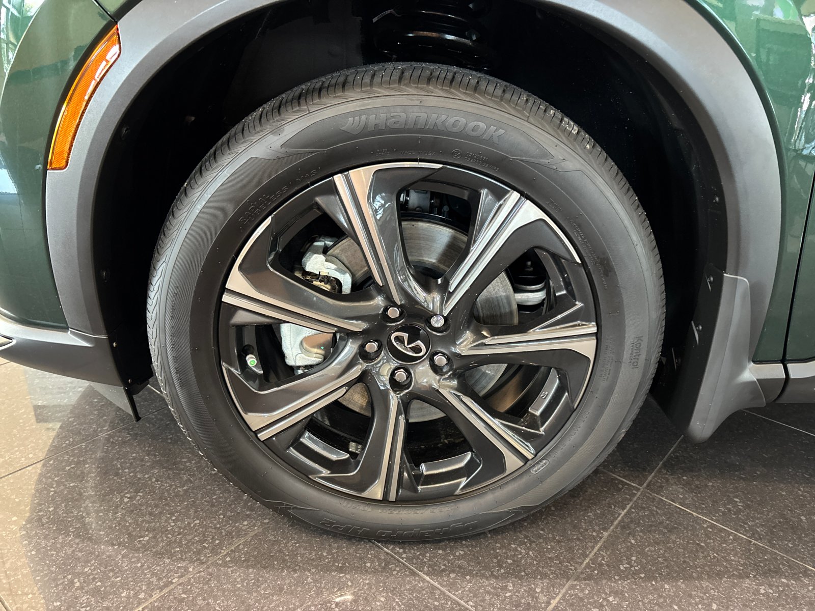 New 2026 2T DEEP EMRLD INFINITI Autograph AWD image 10