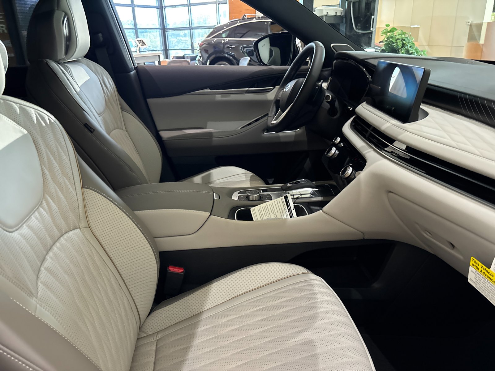 New 2026 2T DEEP EMRLD INFINITI Autograph AWD image 34