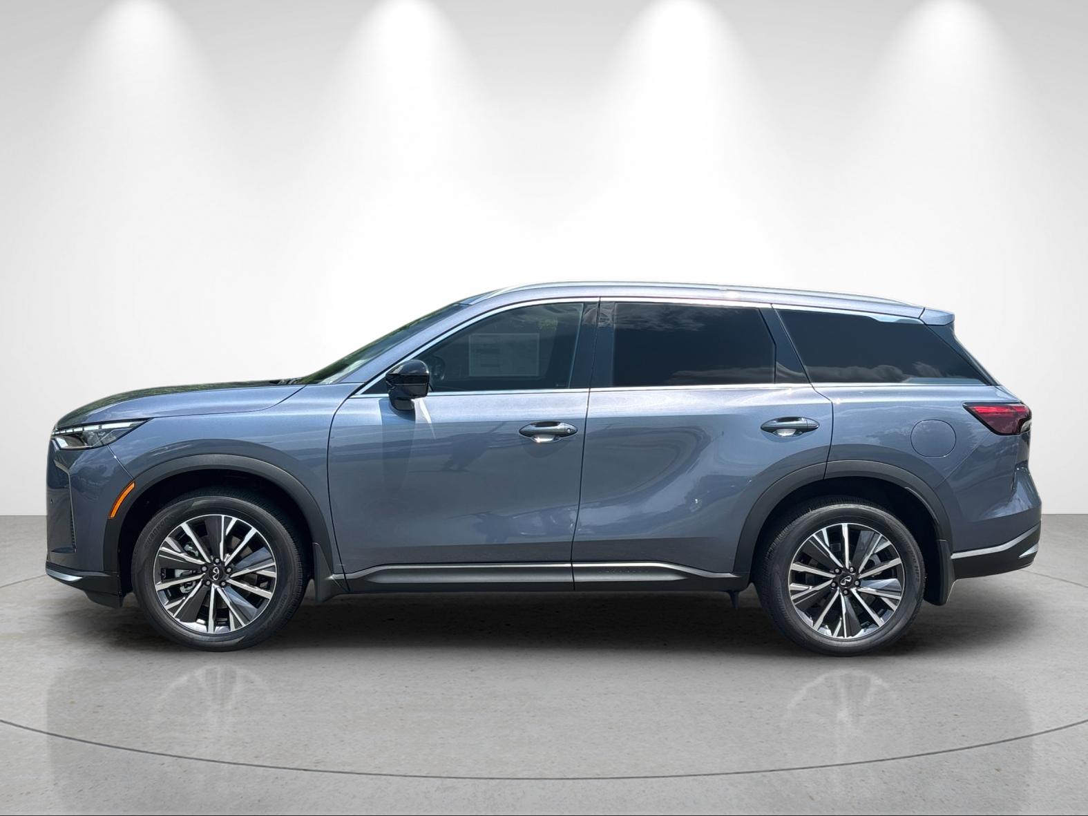 New 2027 MOONBOW BLUE INFINITI Luxe FWD image 2