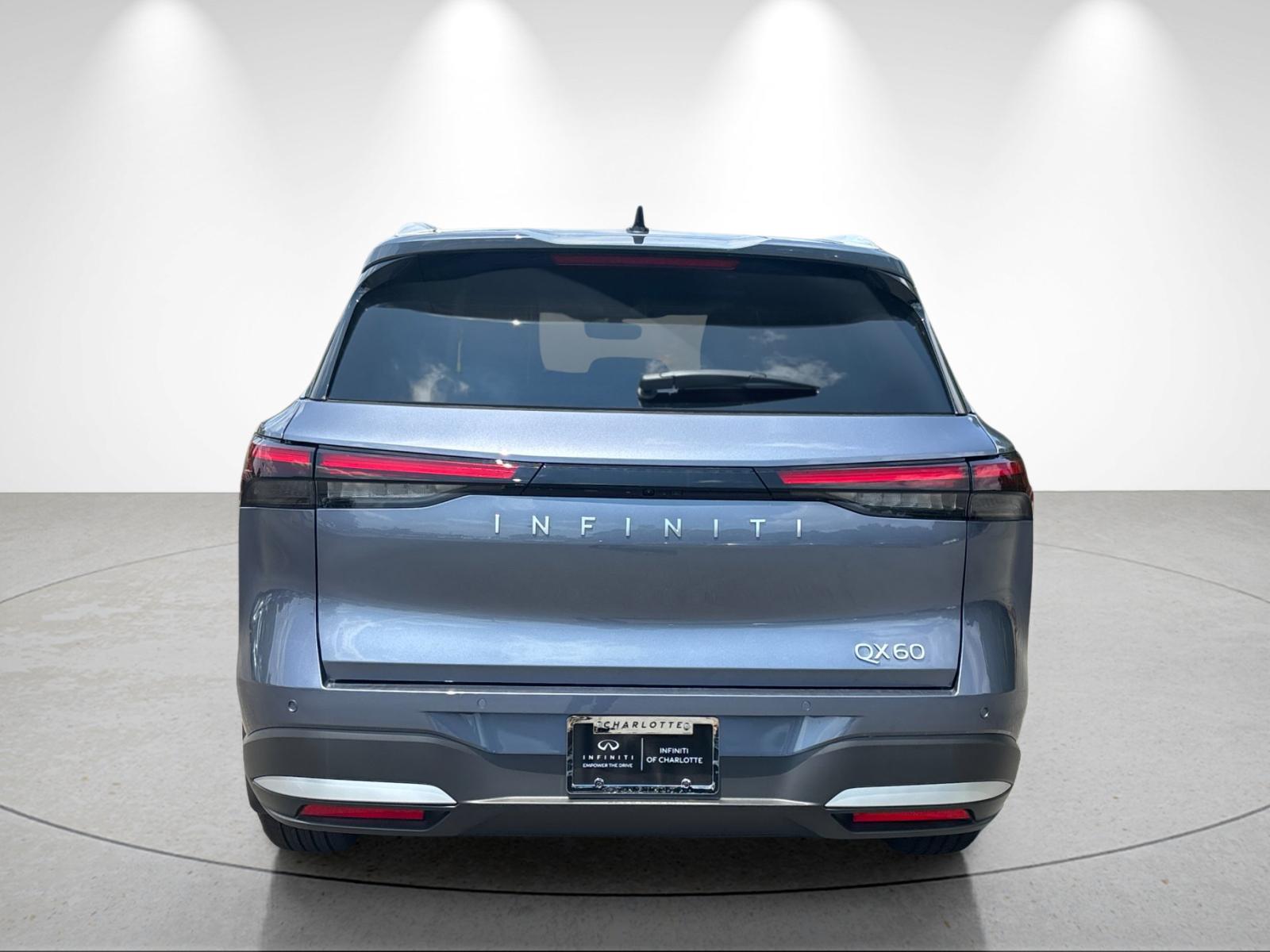 New 2027 MOONBOW BLUE INFINITI Luxe FWD image 4