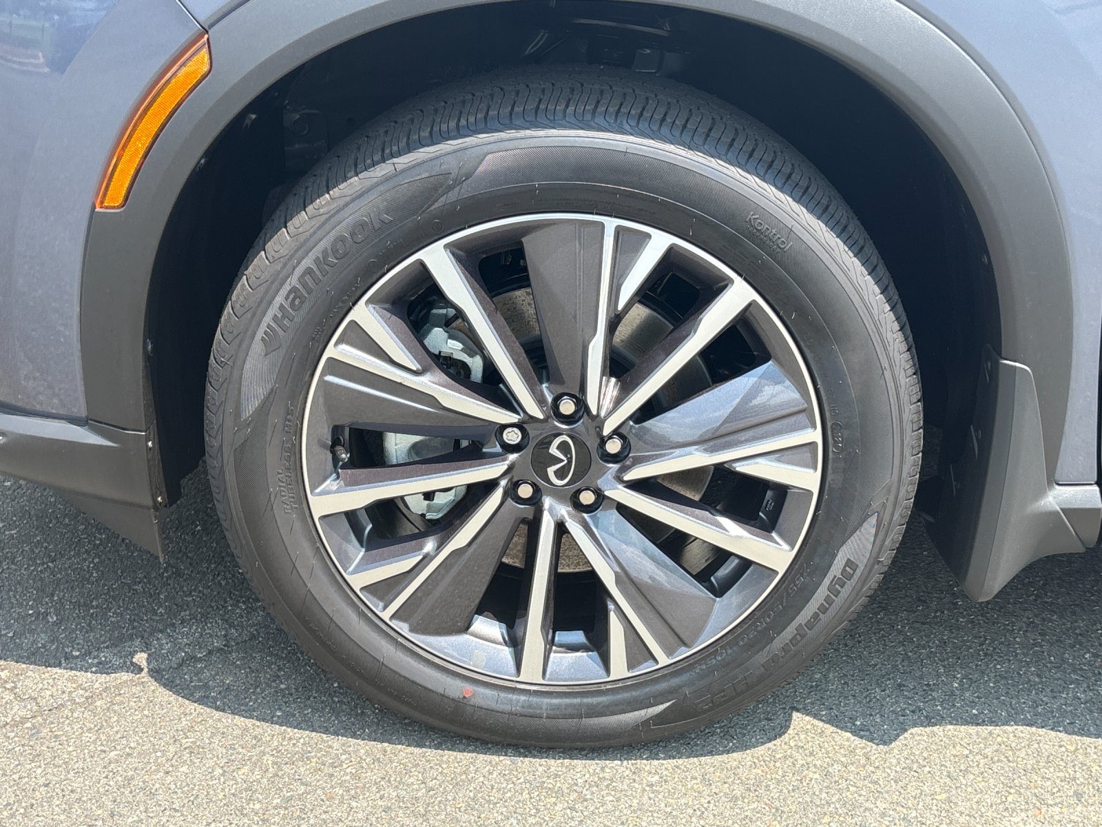 New 2027 MOONBOW BLUE INFINITI Luxe FWD image 10