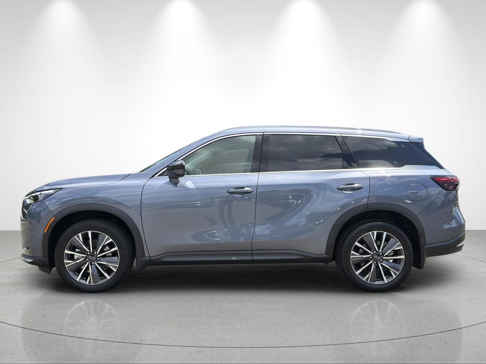 New 2027 MOONBOW BLUE INFINITI Luxe FWD image 2