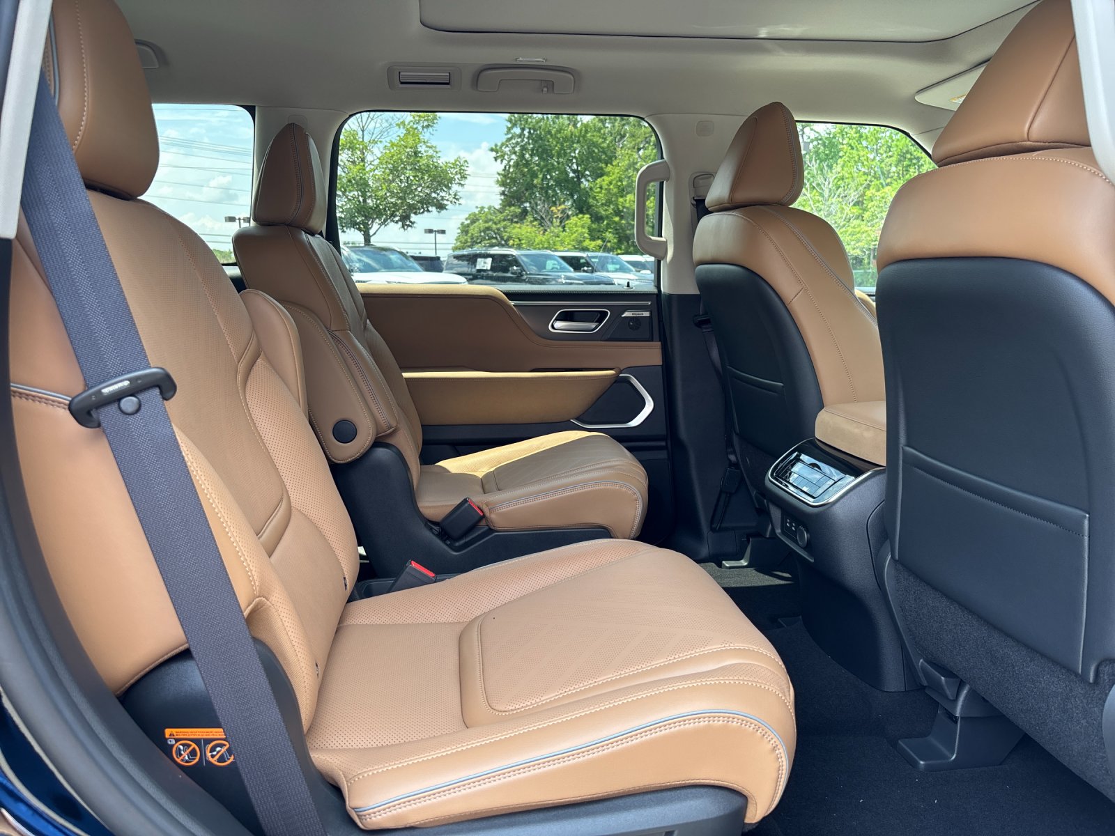 New 2027 BLACK OBSIDIAN INFINITI Luxe 4WD image 38
