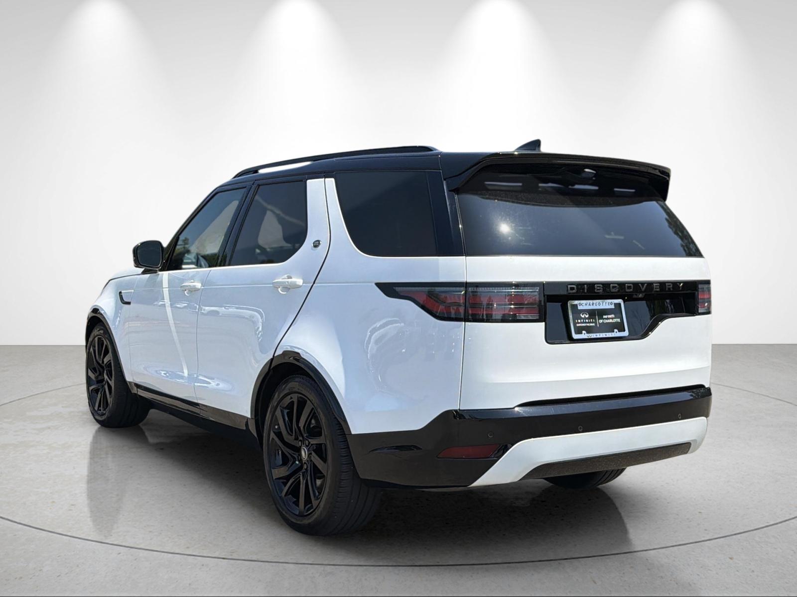 Used 2024 Fuji White Land Rover Dynamic SE image 3
