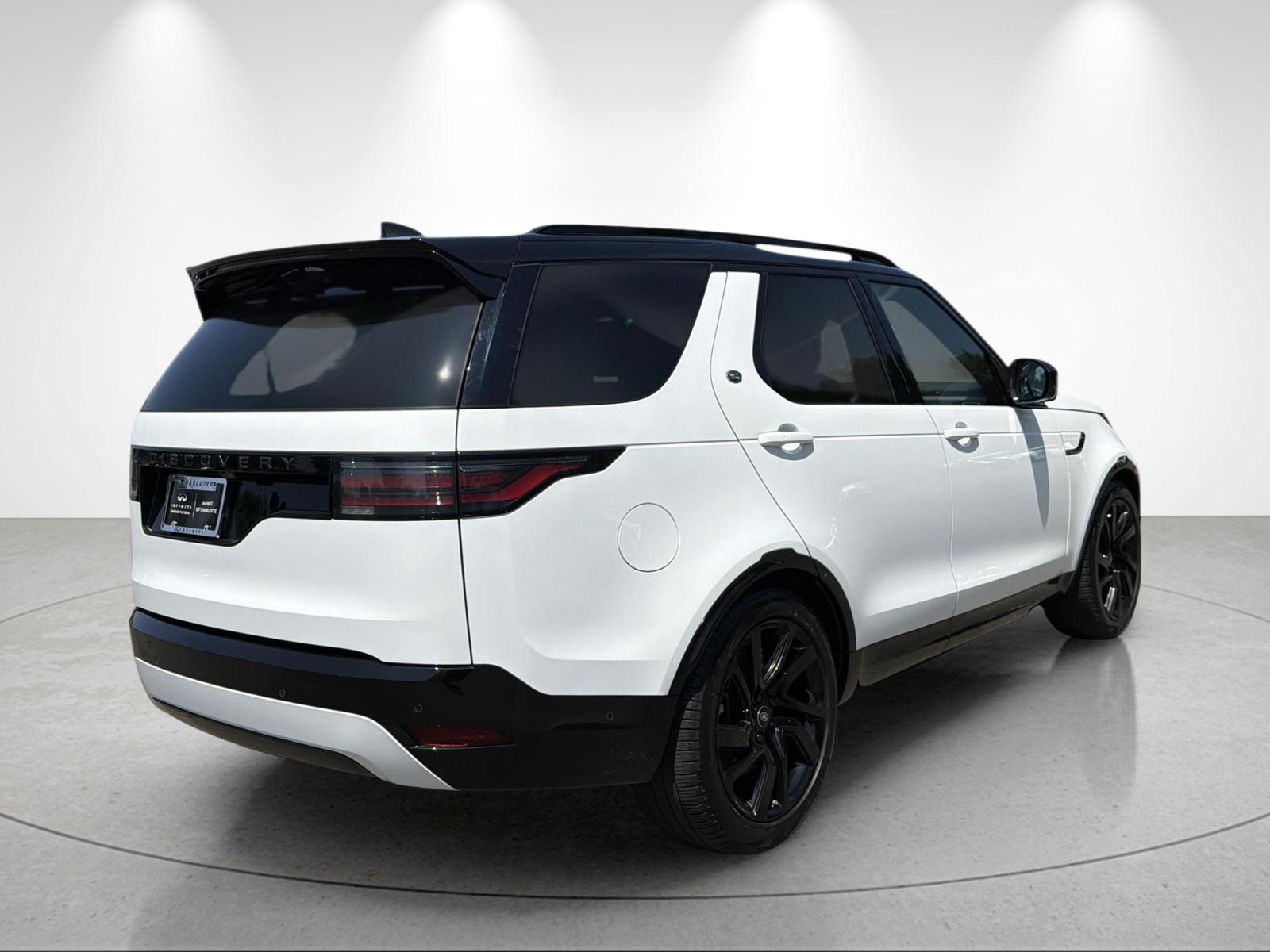 Used 2024 Fuji White Land Rover Dynamic SE image 5