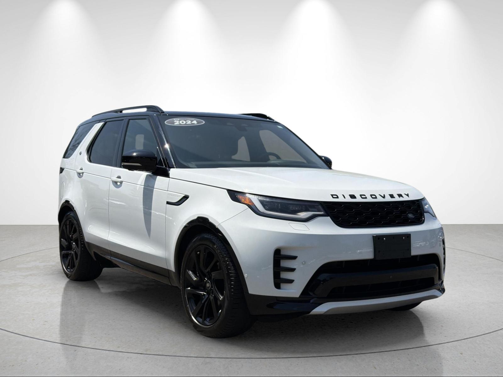 Used 2024 Fuji White Land Rover Dynamic SE image 7