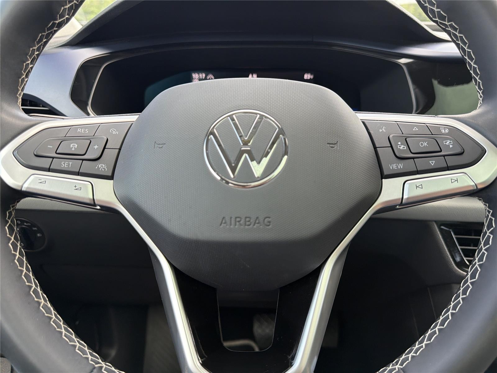 Used 2023 Pure Gray Volkswagen SE image 18