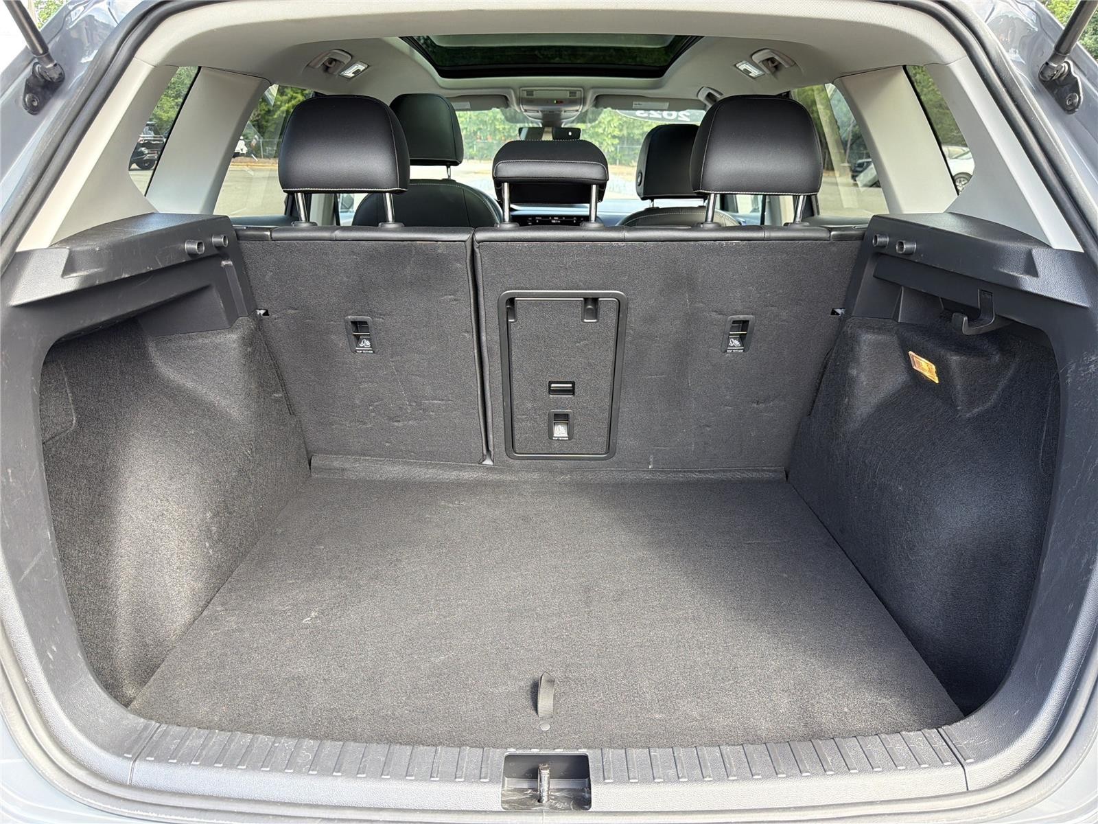 Used 2023 Pure Gray Volkswagen SE image 28