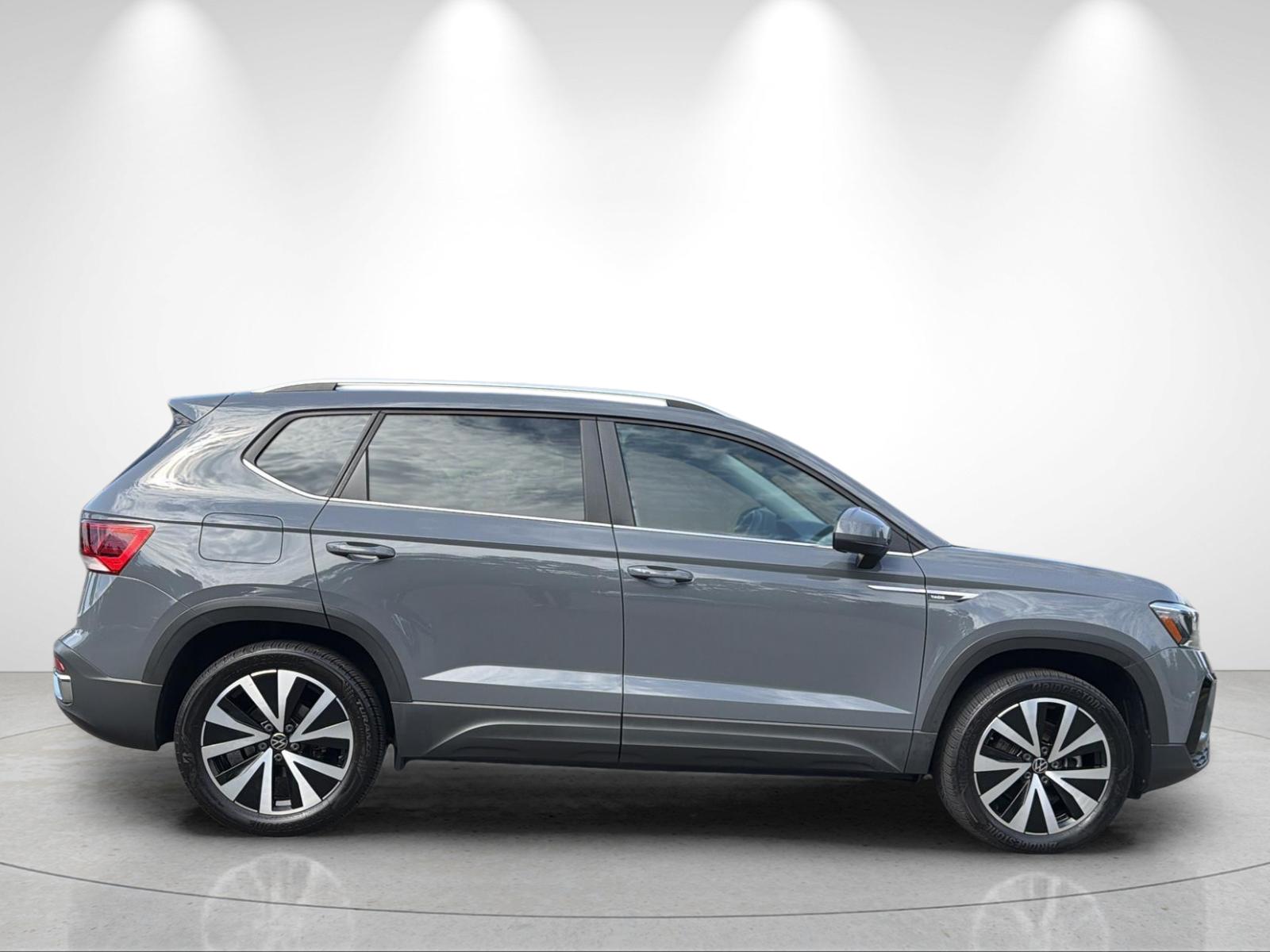 Used 2023 Pure Gray Volkswagen SE image 6