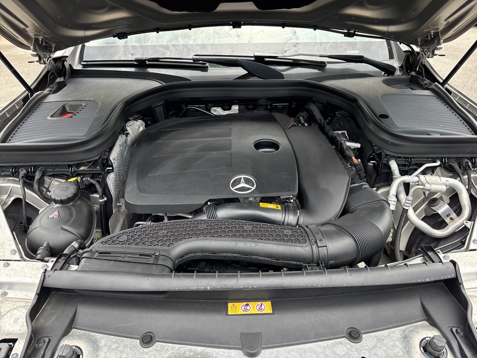 Used 2021 Mojave Silver Metallic Mercedes-Benz GLC 300 image 9