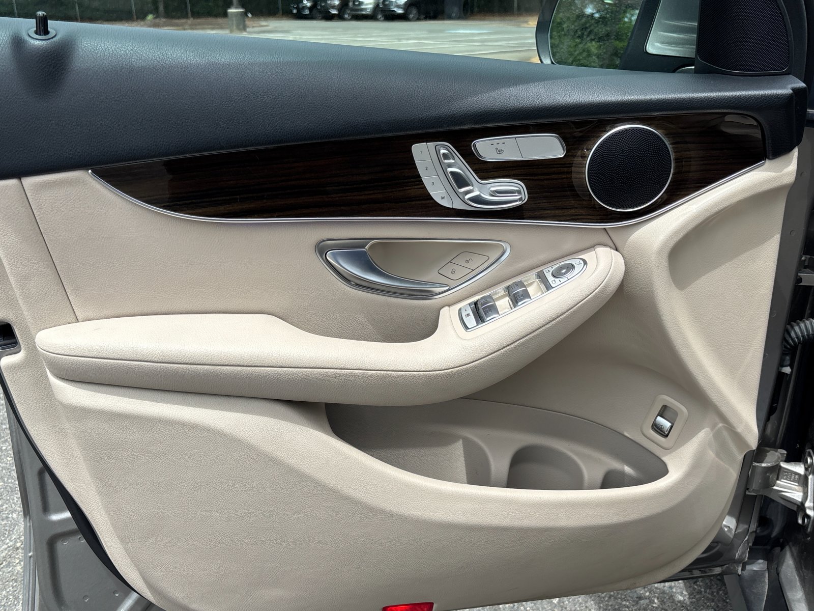 Used 2021 Mojave Silver Metallic Mercedes-Benz GLC 300 image 13