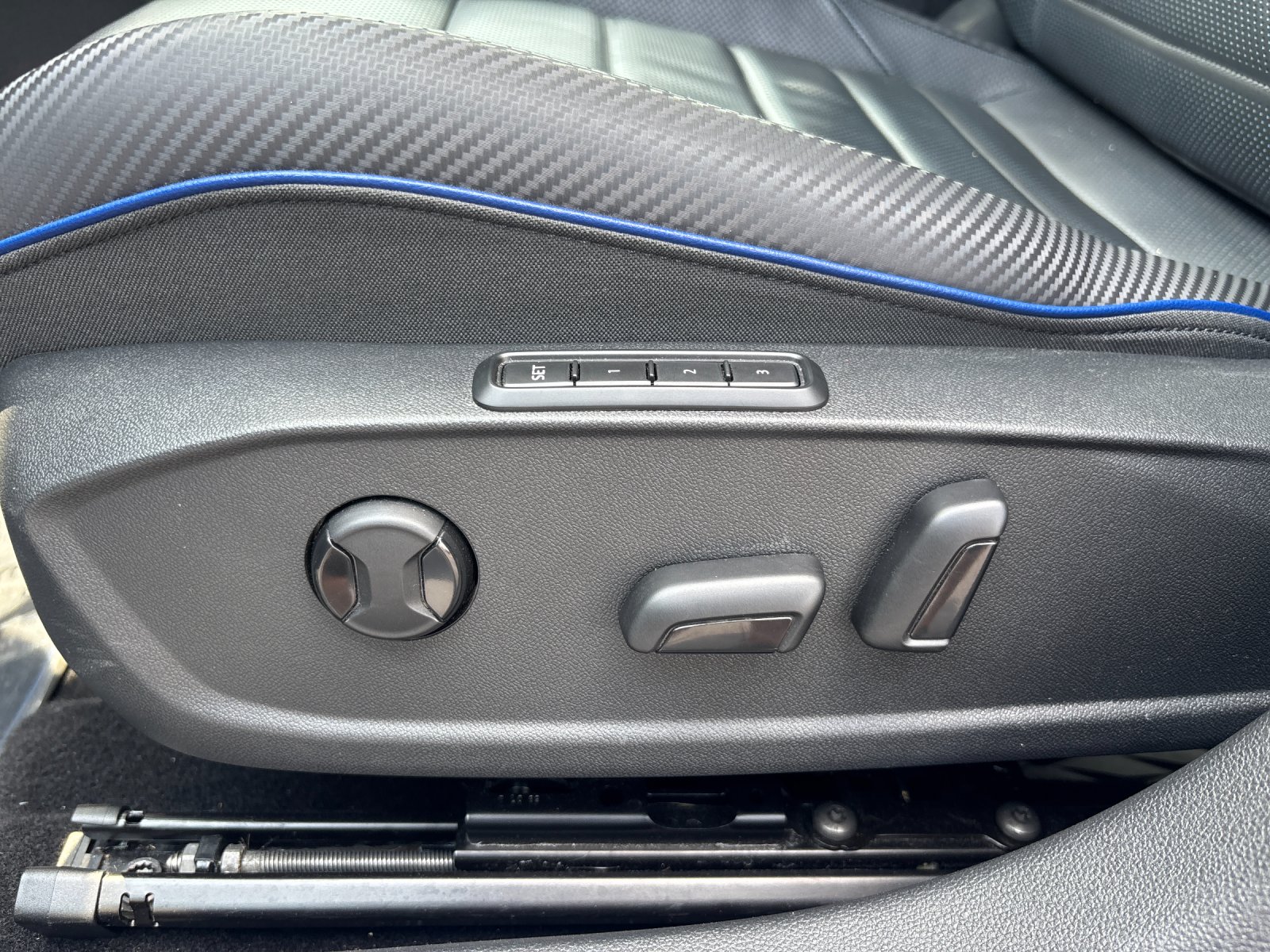 Used 2024 Lapiz Blue Metallic Volkswagen SUN image 16